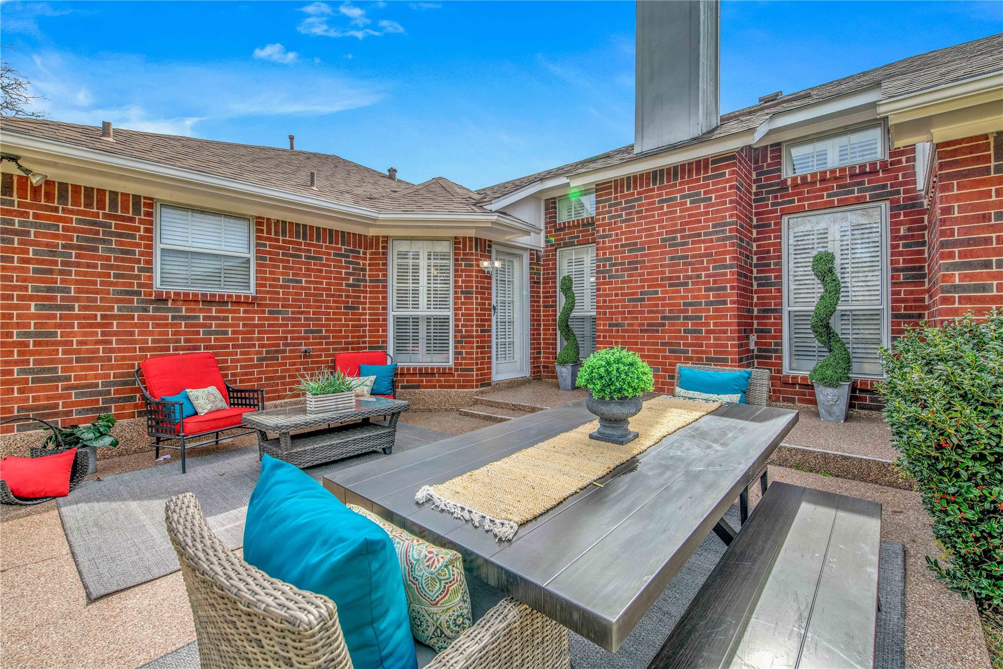 1002 Howe Dr, College Station, TX 77845