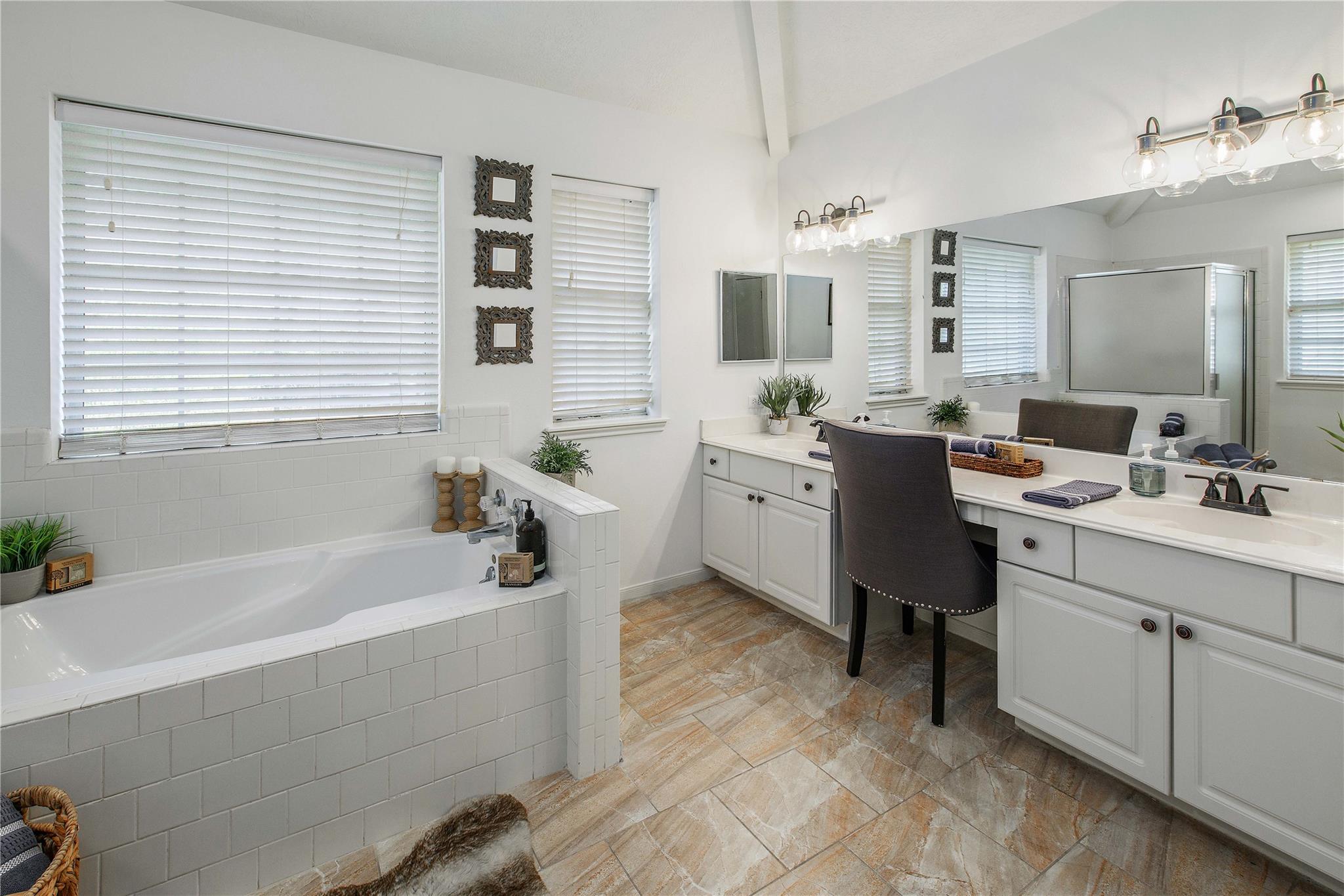 1002 Howe Dr, College Station, TX 77845