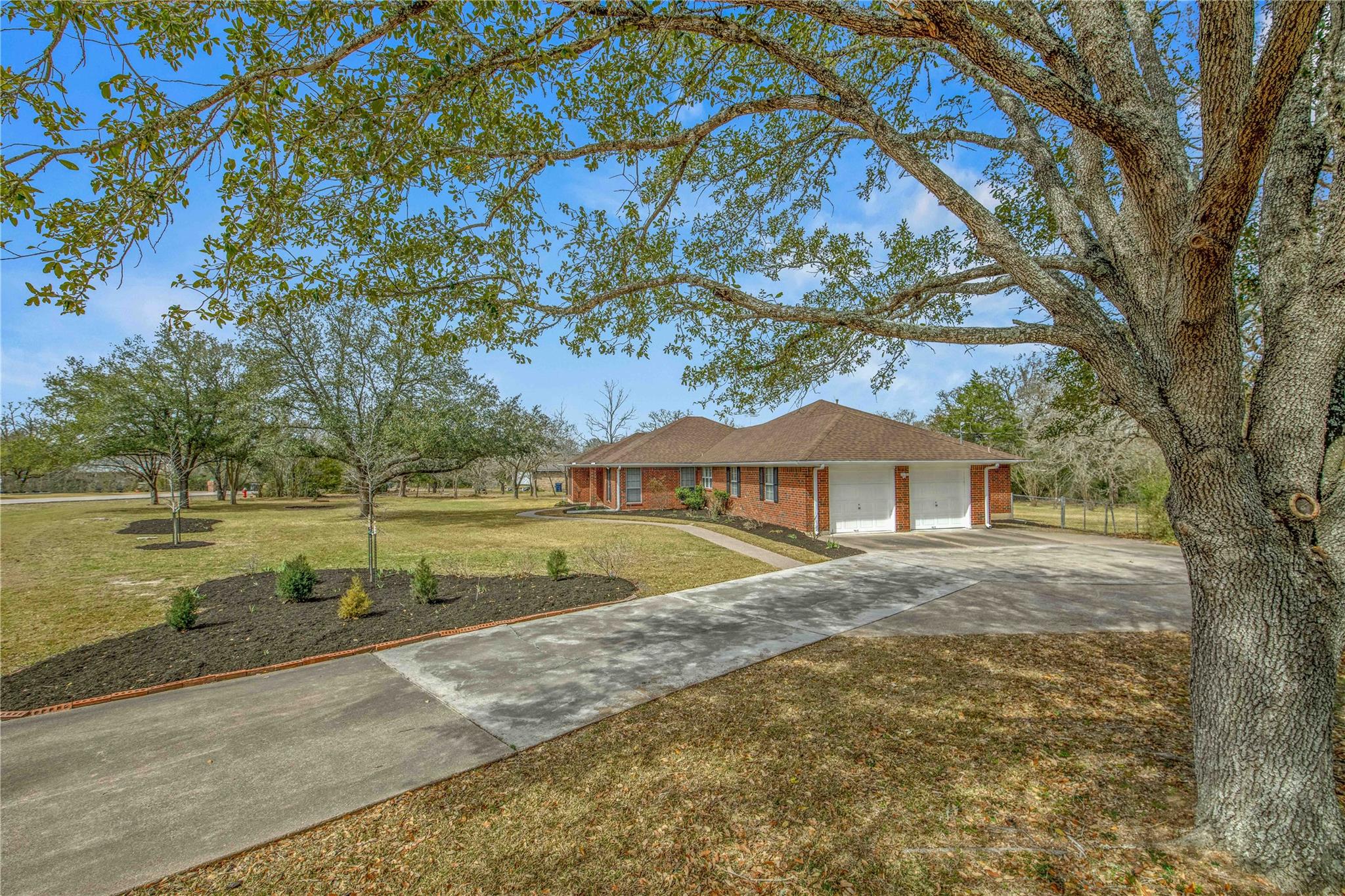 1002 Howe Dr, College Station, TX 77845