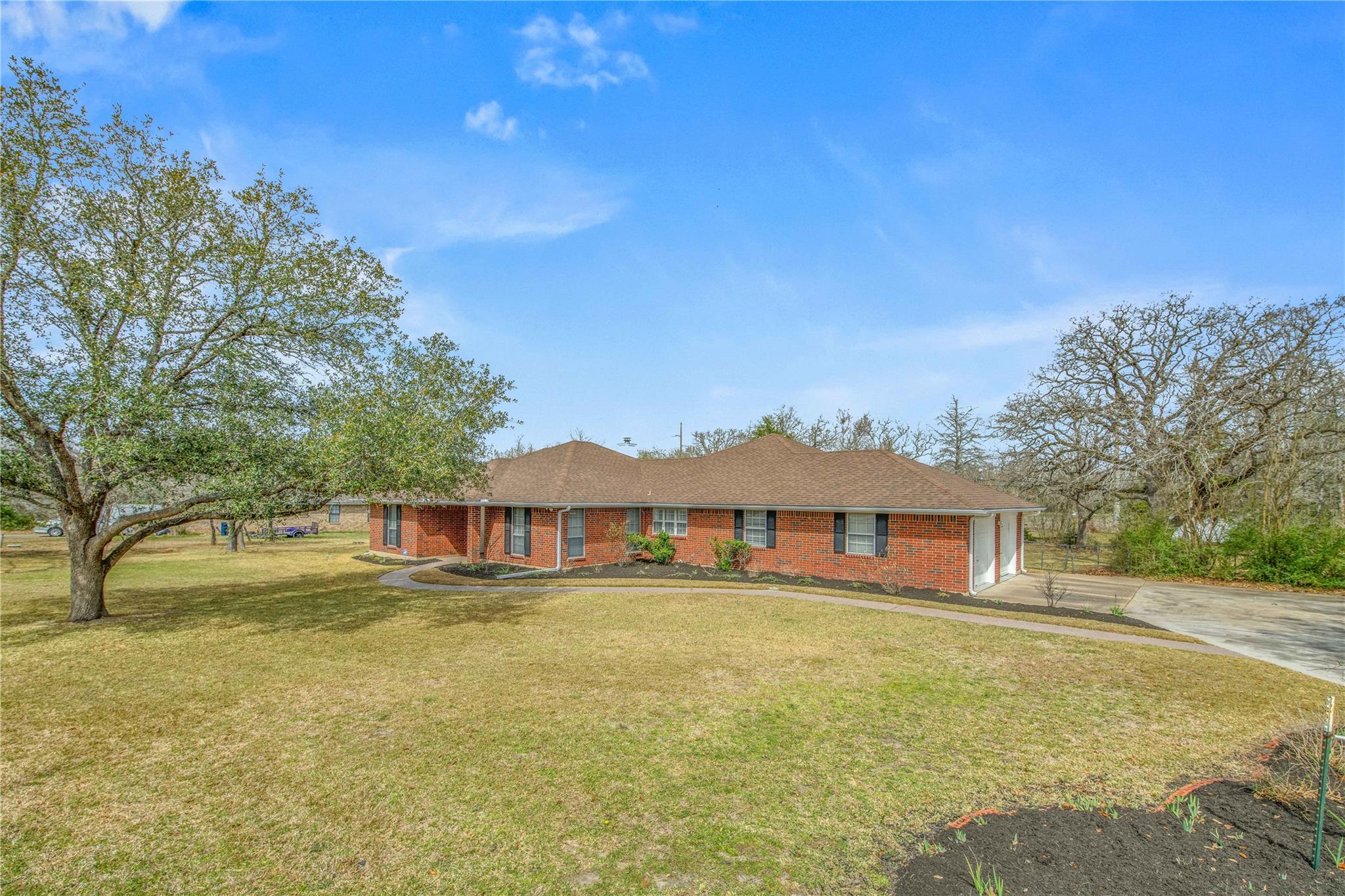 1002 Howe Dr, College Station, TX 77845