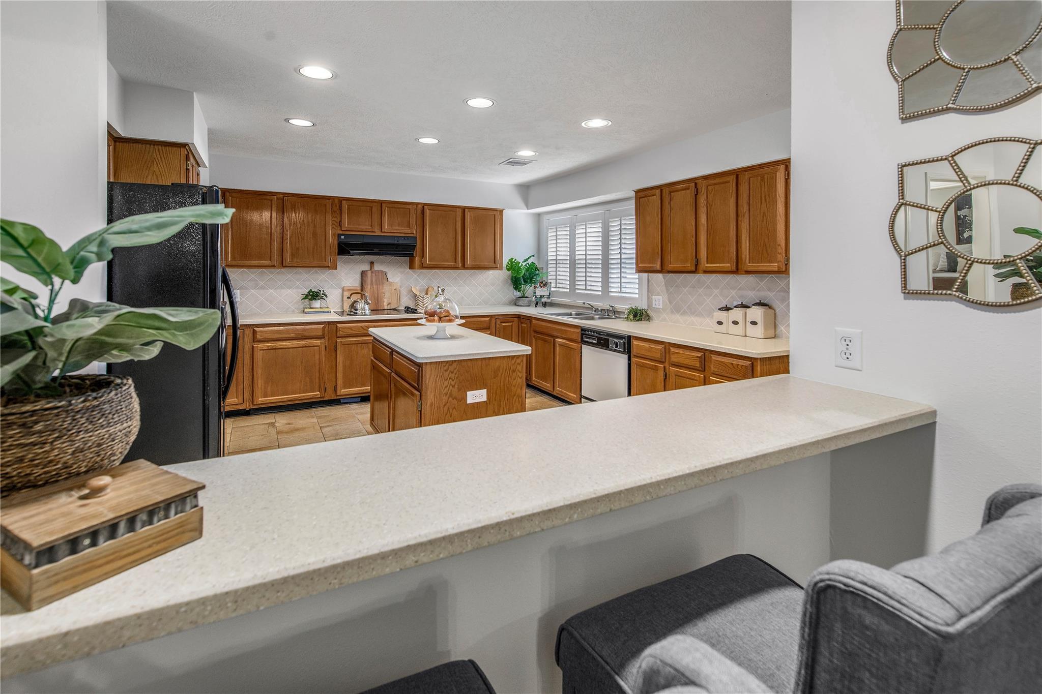 1002 Howe Dr, College Station, TX 77845