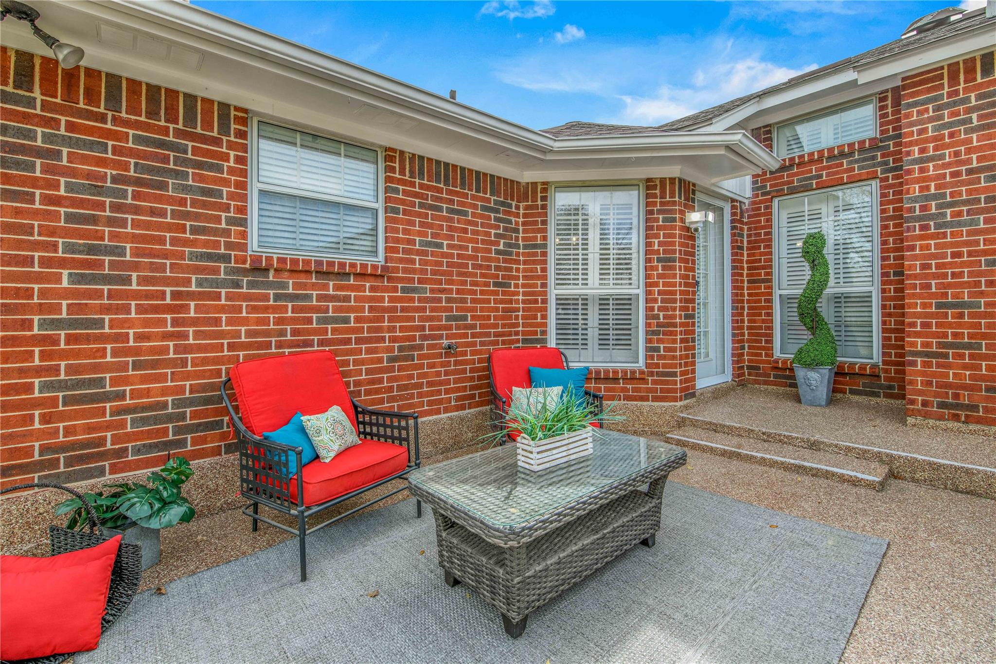 1002 Howe Dr, College Station, TX 77845