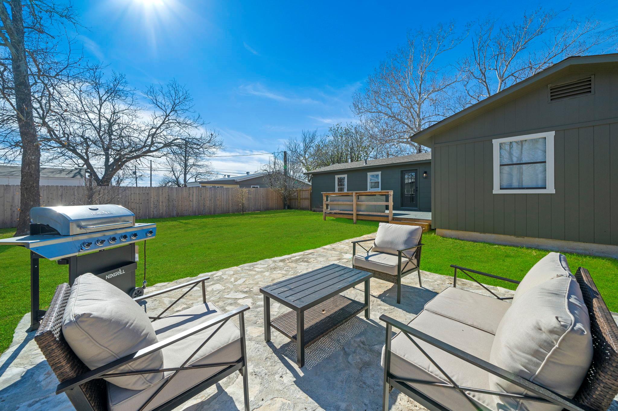 511 Olive St, Fredericksburg, TX 78624