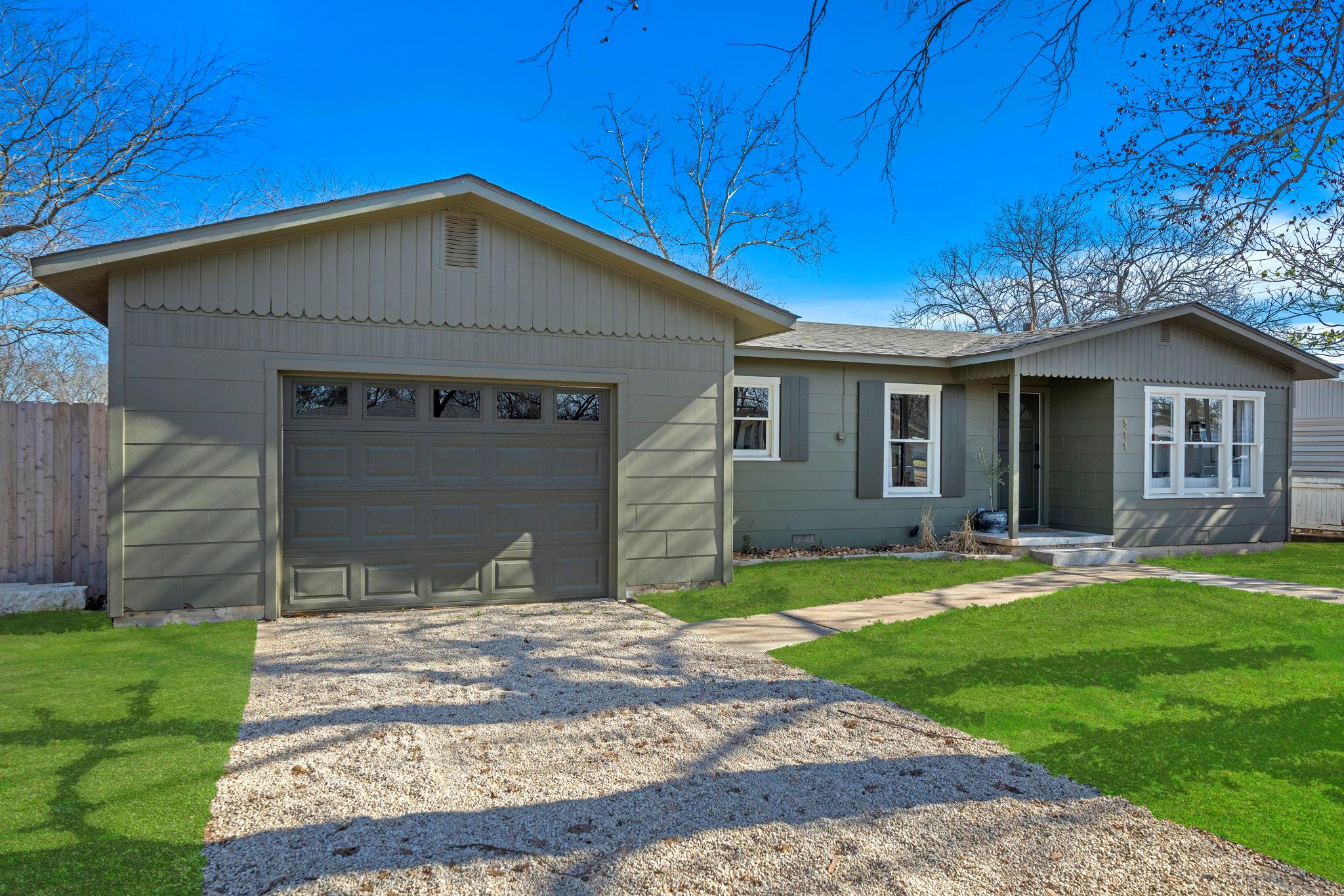 511 Olive St, Fredericksburg, TX 78624