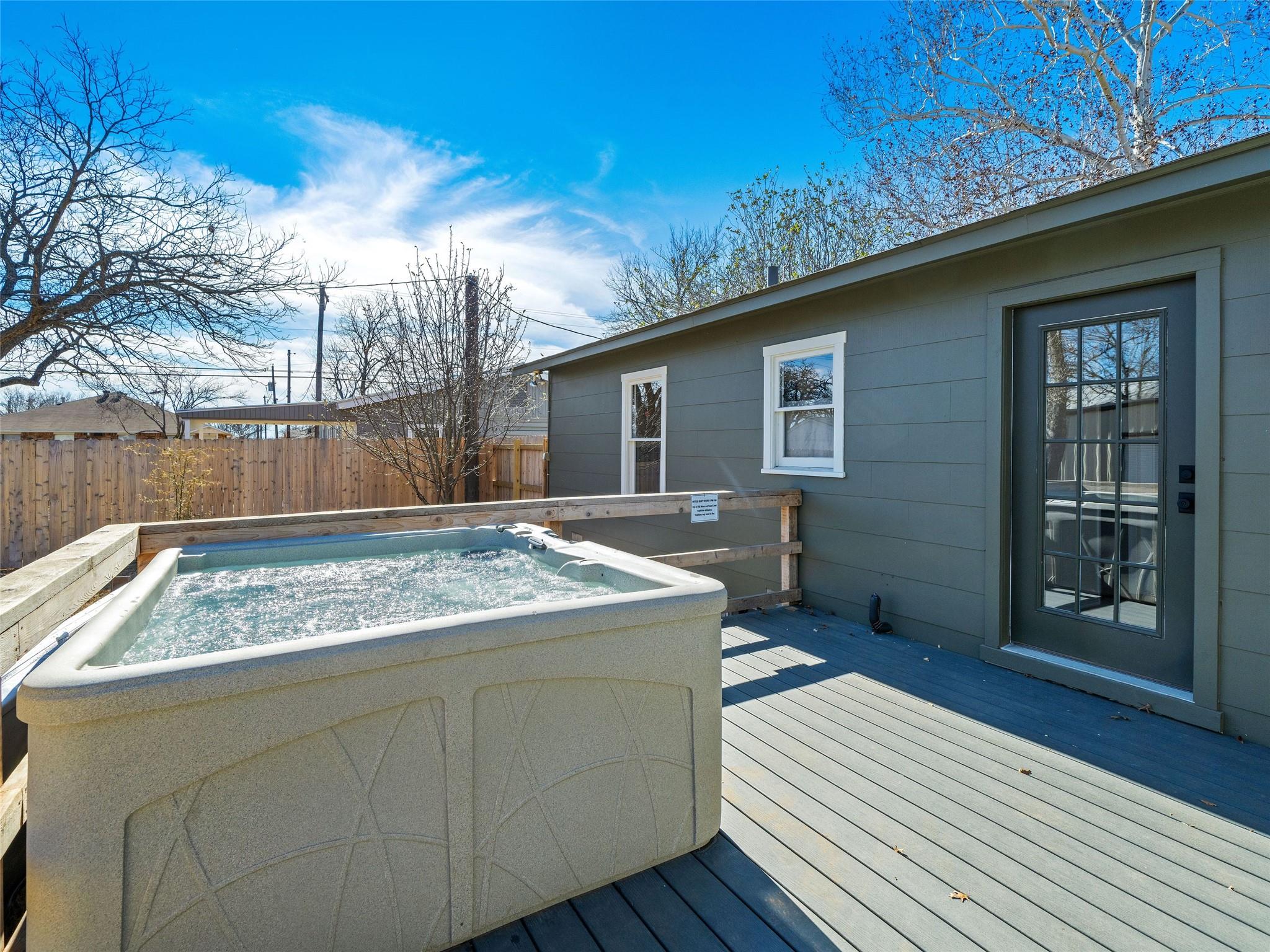 511 Olive St, Fredericksburg, TX 78624