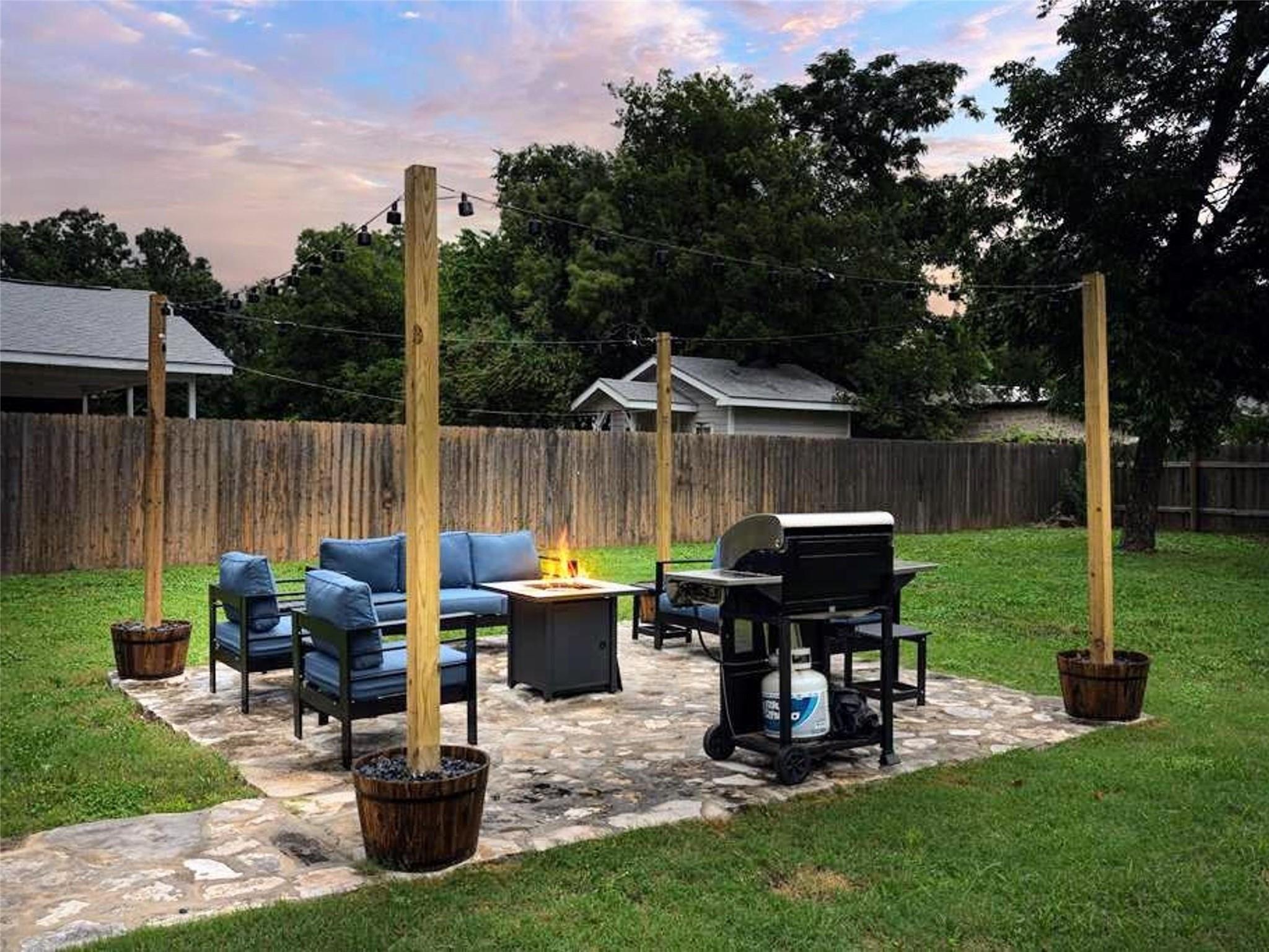 511 Olive St, Fredericksburg, TX 78624