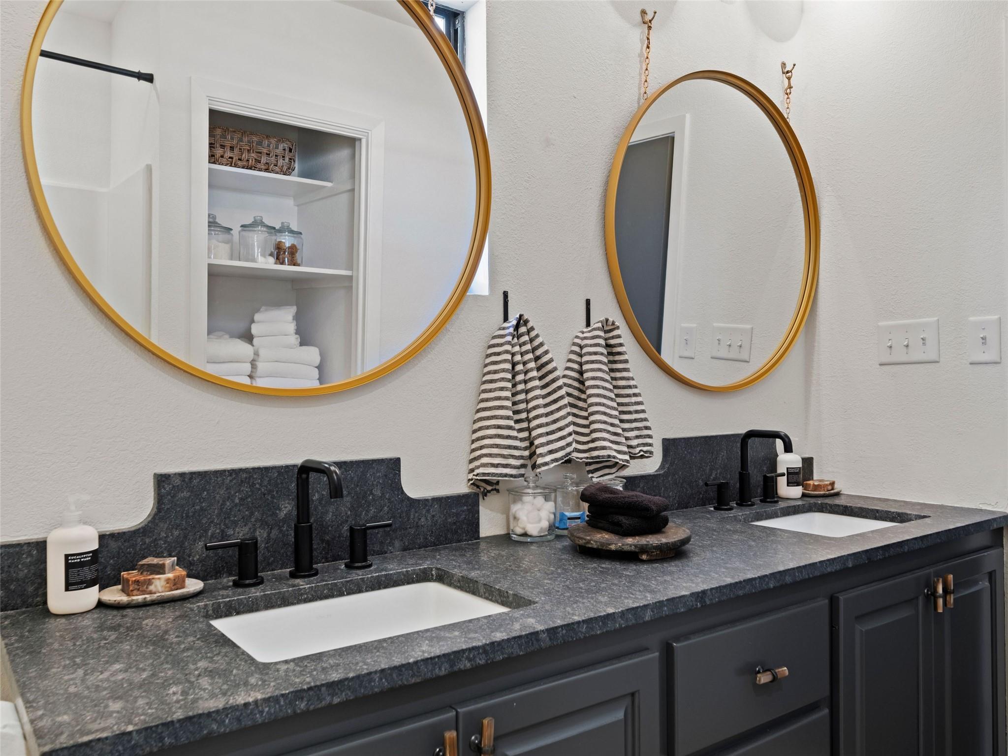 511 Olive St, Fredericksburg, TX 78624