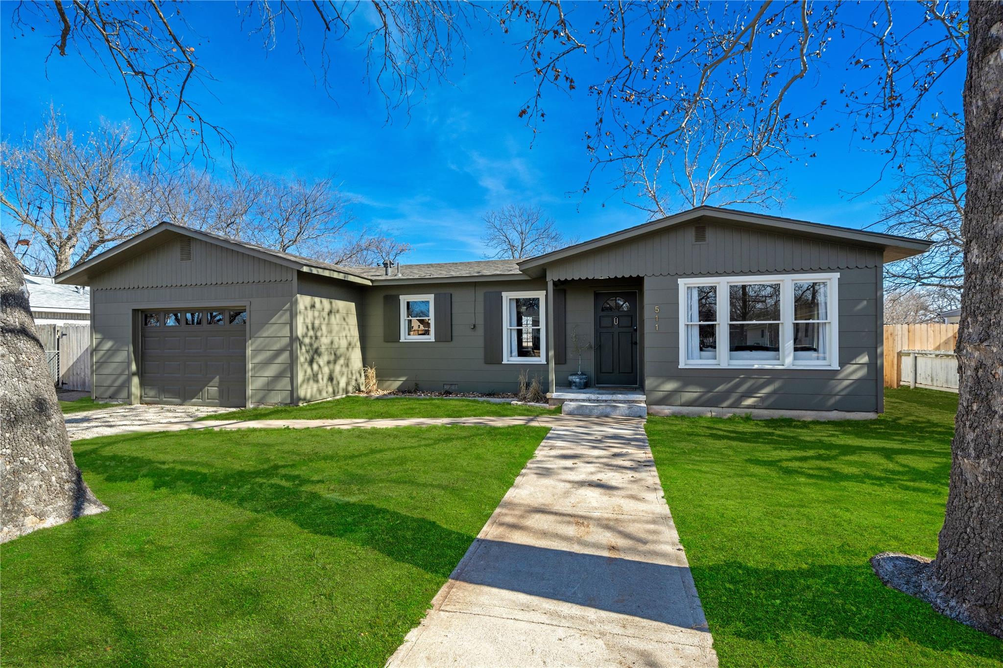 511 Olive St, Fredericksburg, TX 78624