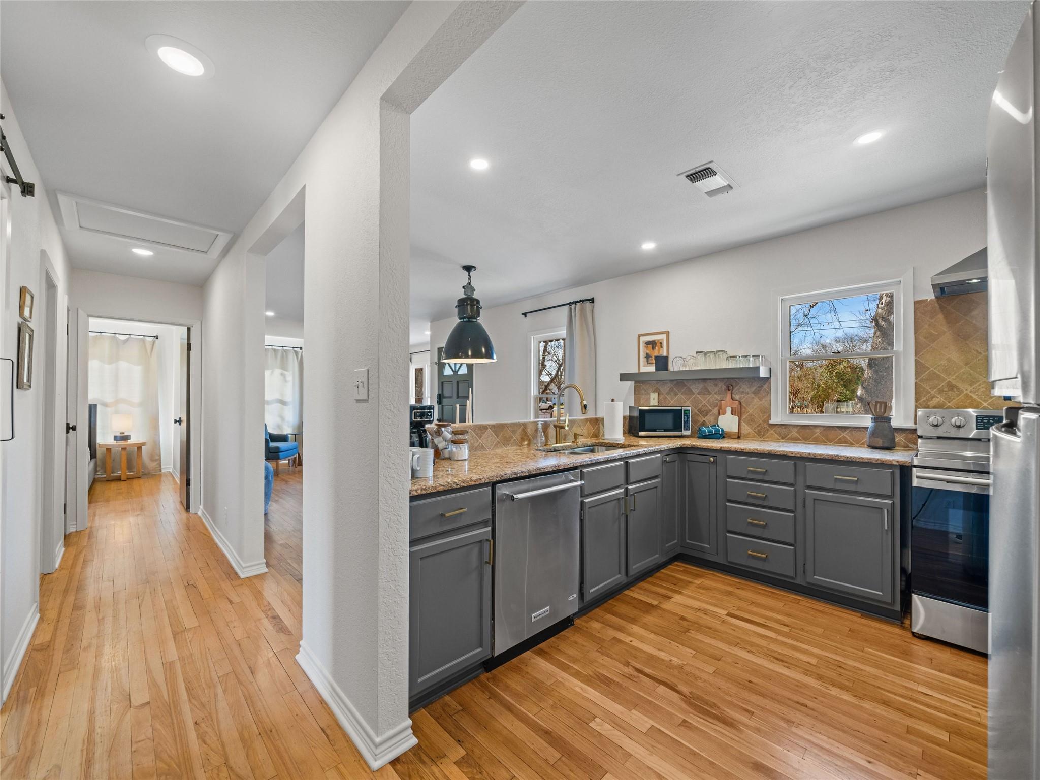 511 Olive St, Fredericksburg, TX 78624