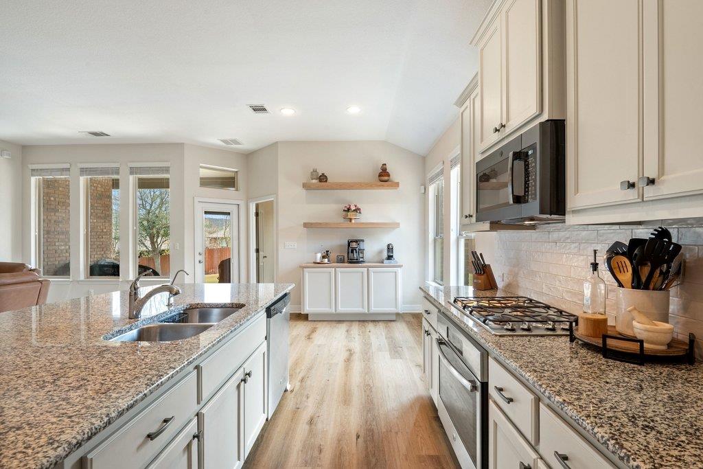 18517 DeLeon Bayou Ln, Austin, TX 78738