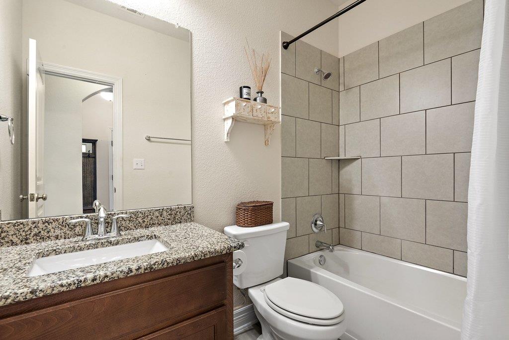 18517 DeLeon Bayou Ln, Austin, TX 78738