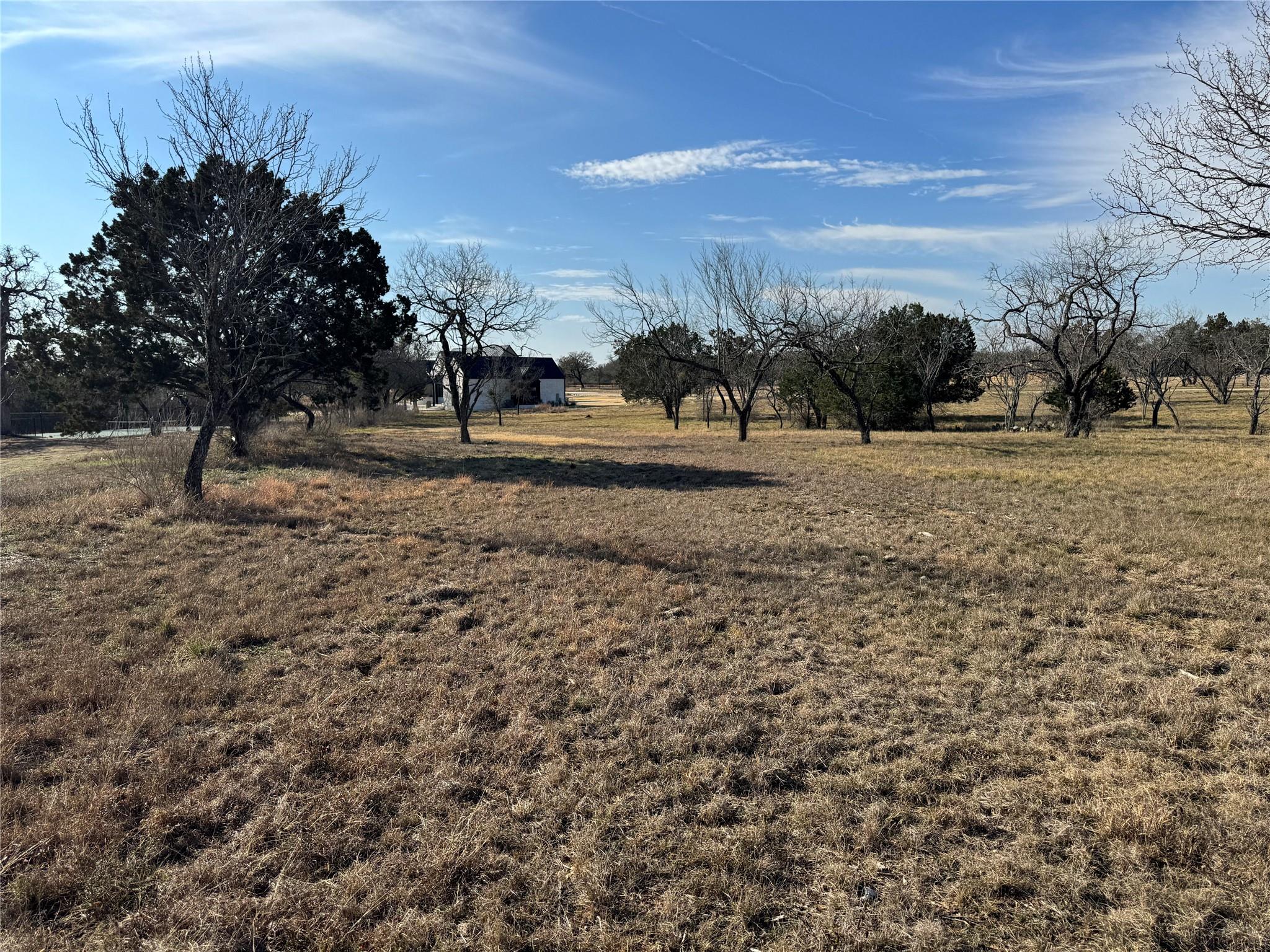 41 Hawthorne Ln, Spicewood, TX 78669