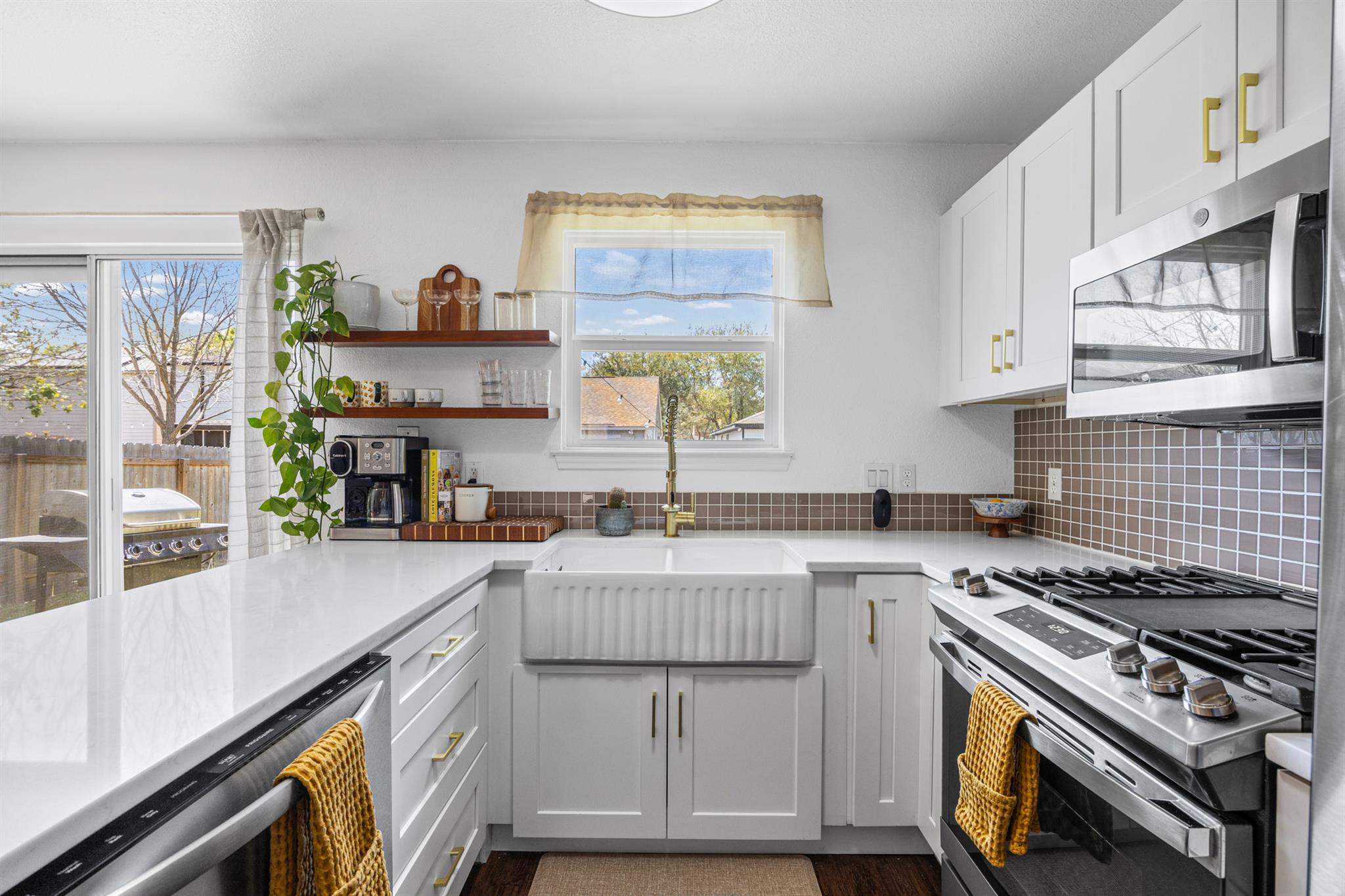 6809 Sabrina Dr, Austin, TX 78747