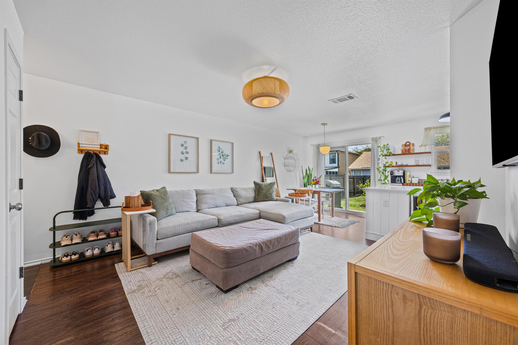 6809 Sabrina Dr, Austin, TX 78747