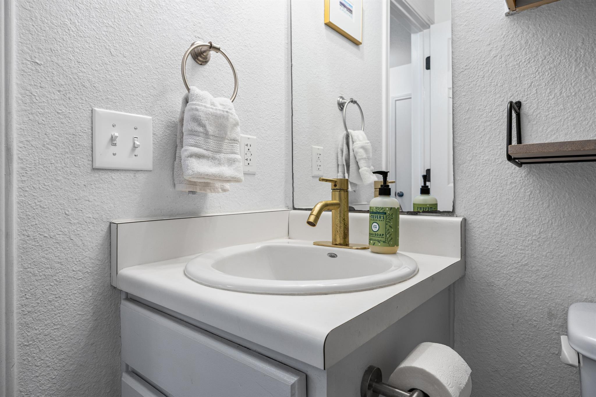 6809 Sabrina Dr, Austin, TX 78747