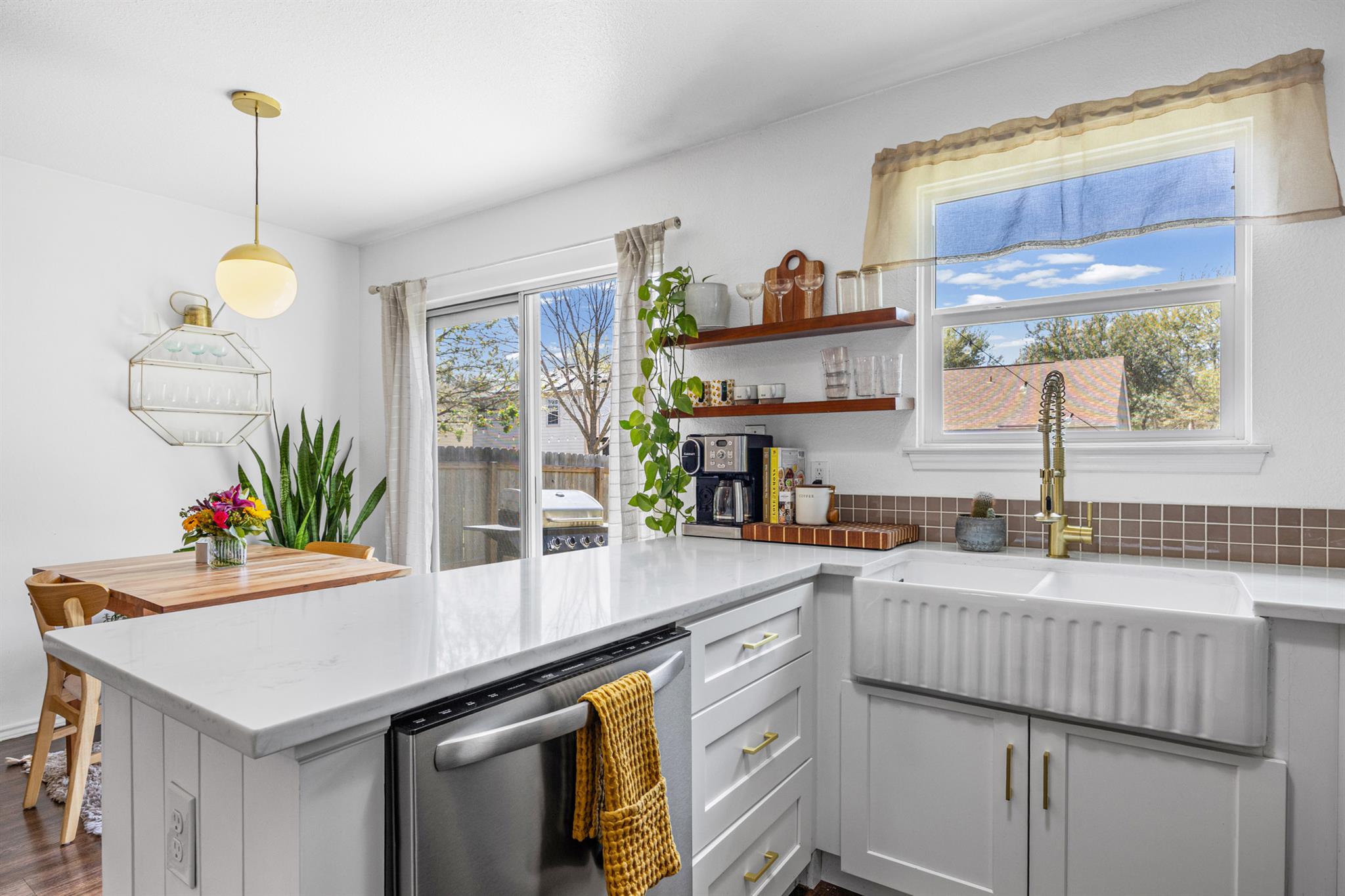 6809 Sabrina Dr, Austin, TX 78747