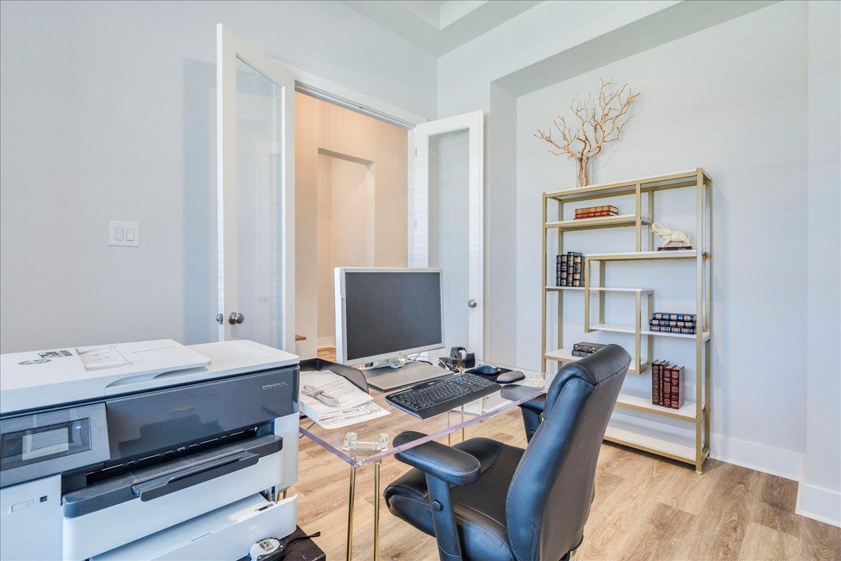 101 Lake Spring Cir, Georgetown, TX 78633