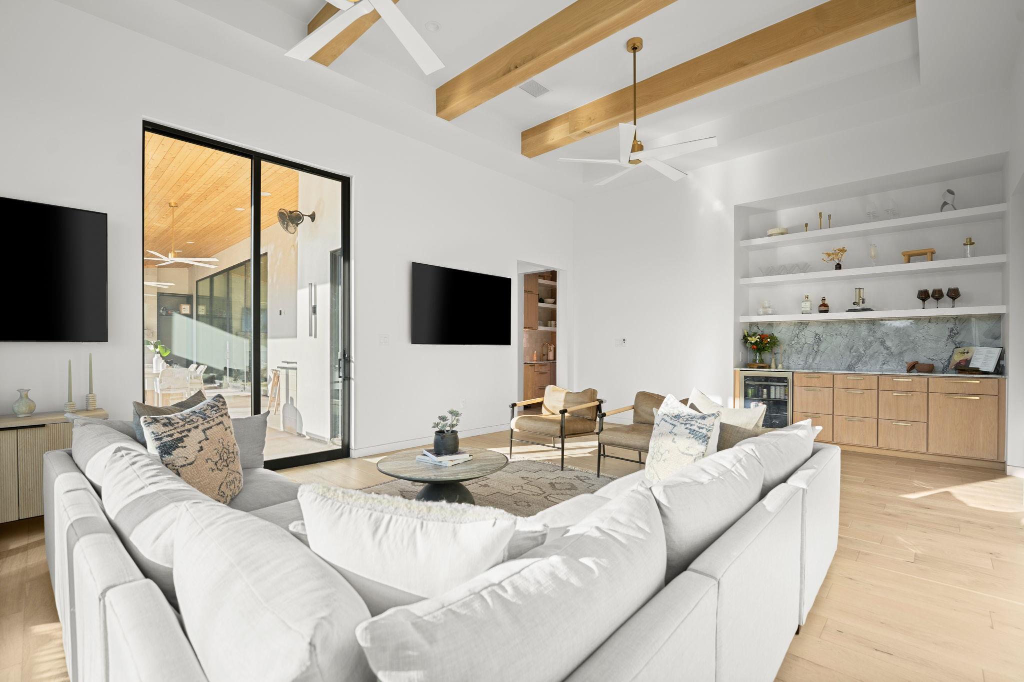 21001 Bertram Ln, Spicewood, TX 78669