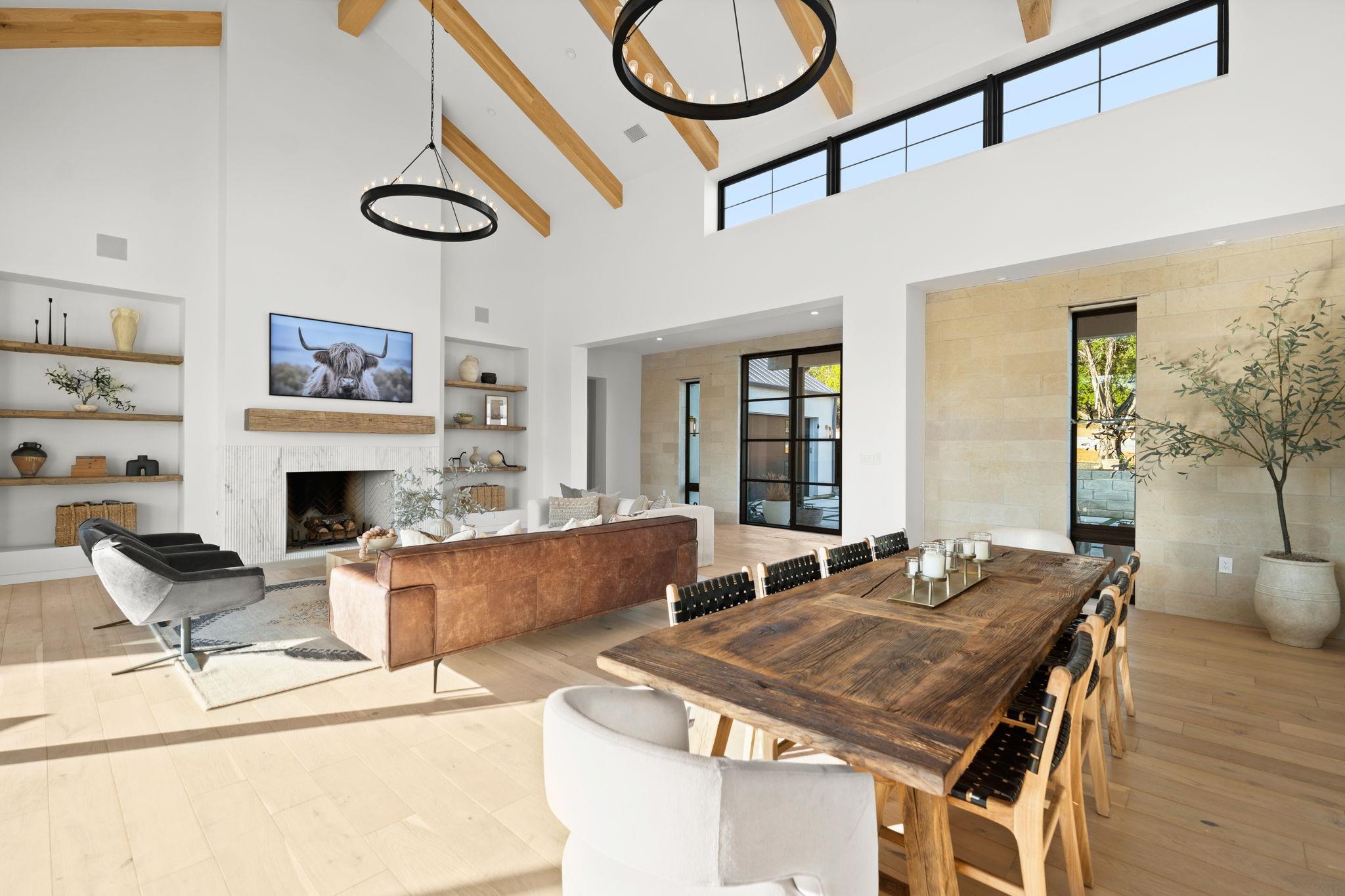 21001 Bertram Ln, Spicewood, TX 78669