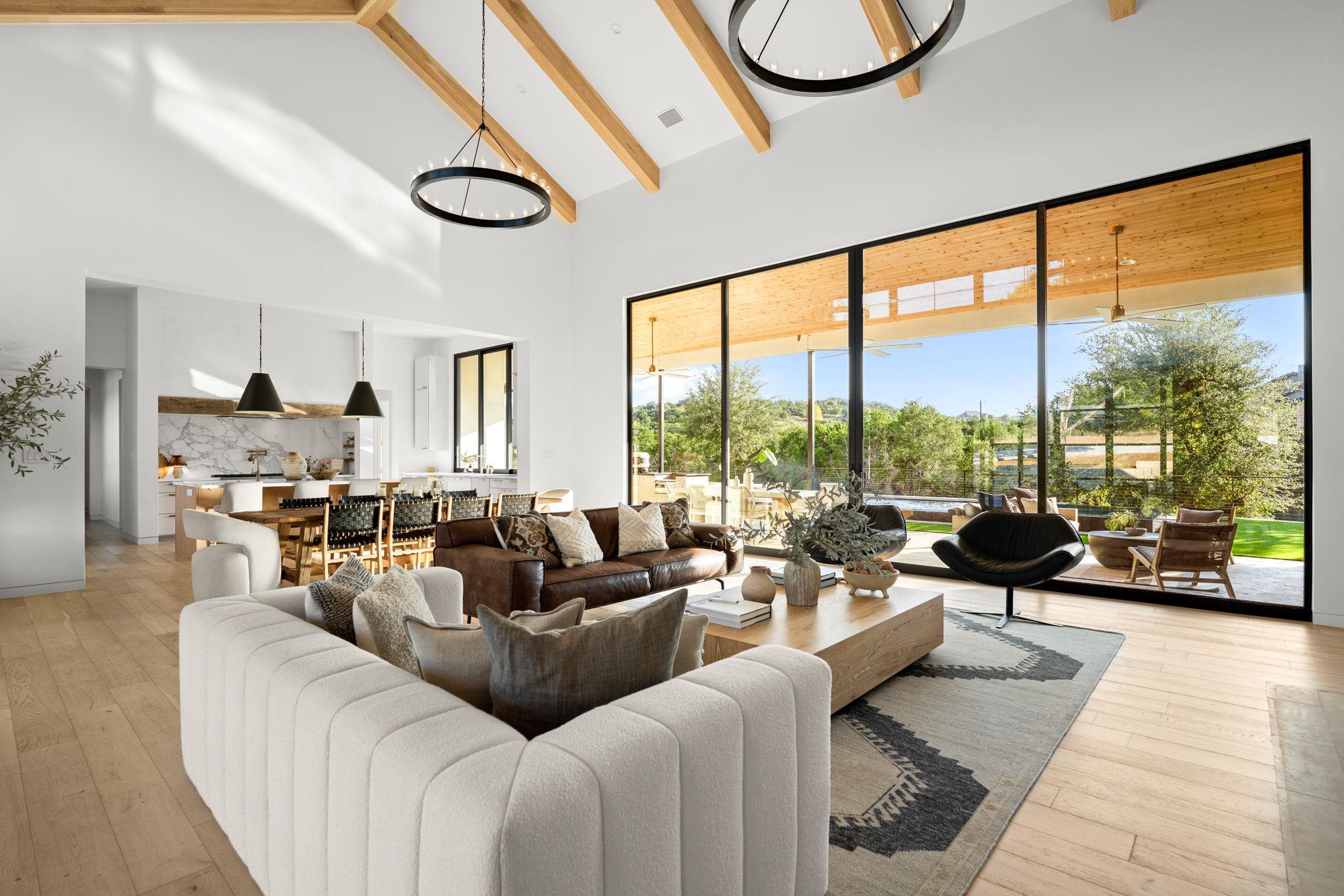 21001 Bertram Ln, Spicewood, TX 78669