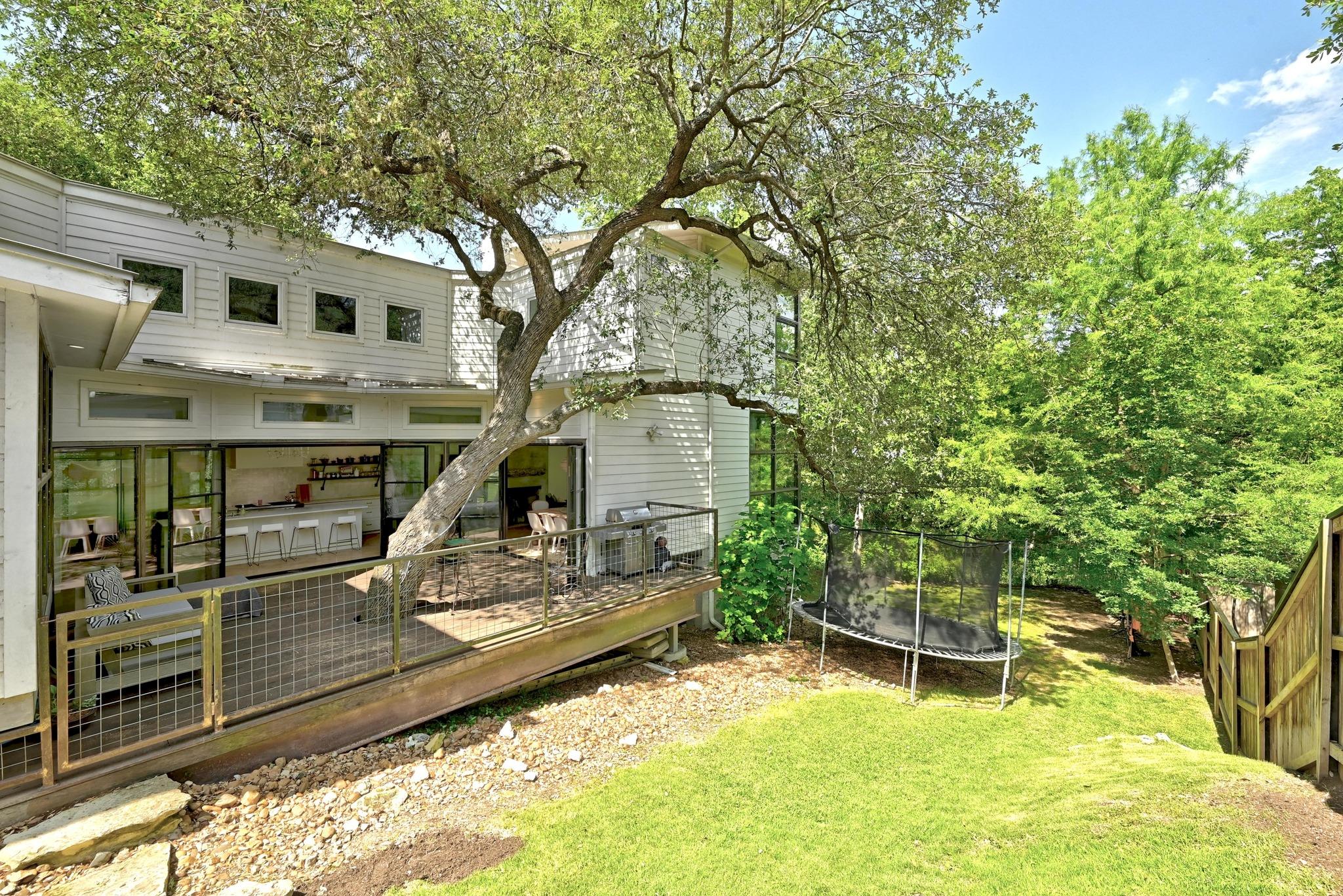 1700 S 6th St, Austin, TX 78704