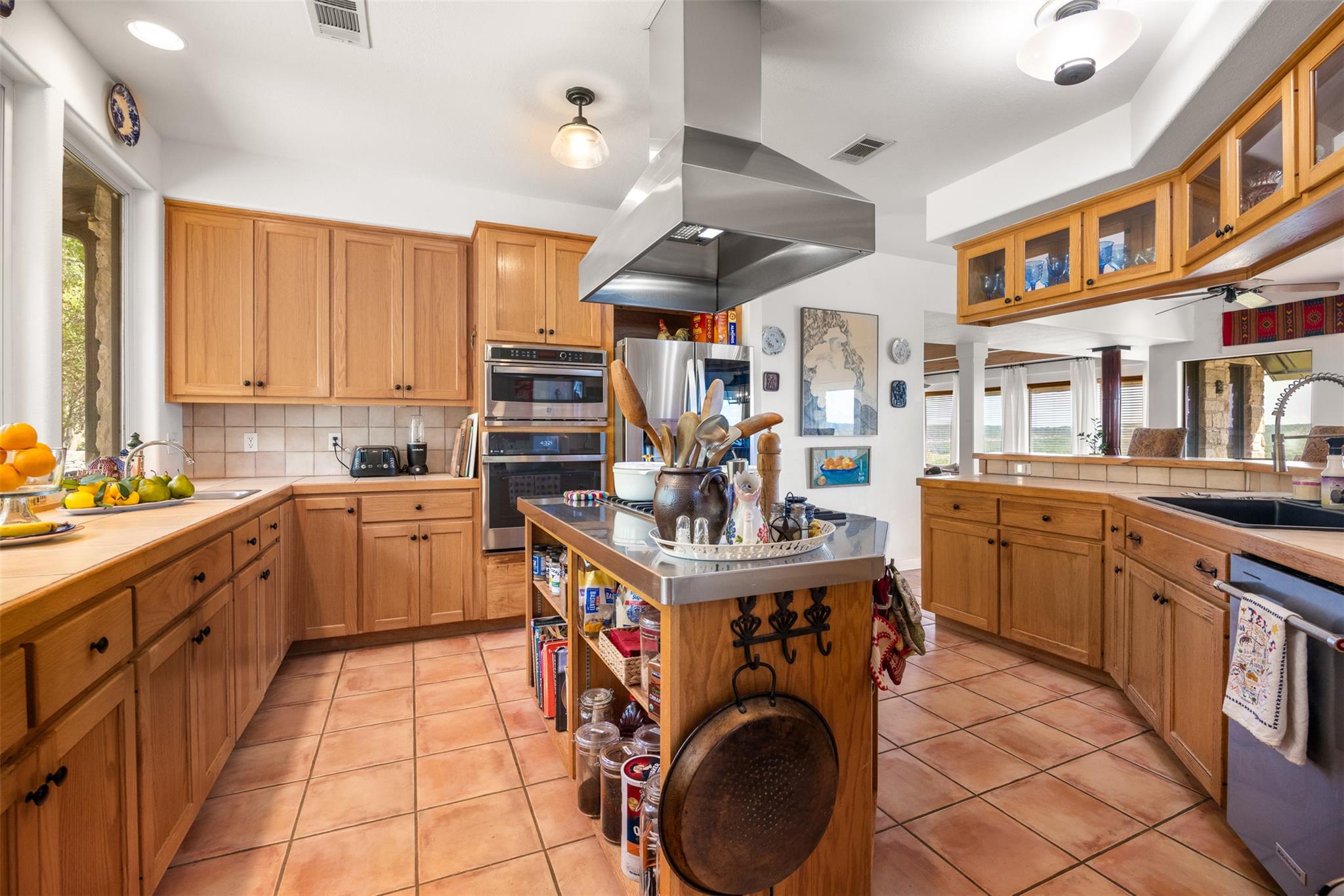 640 Casey Ln, Wimberley, TX 78676