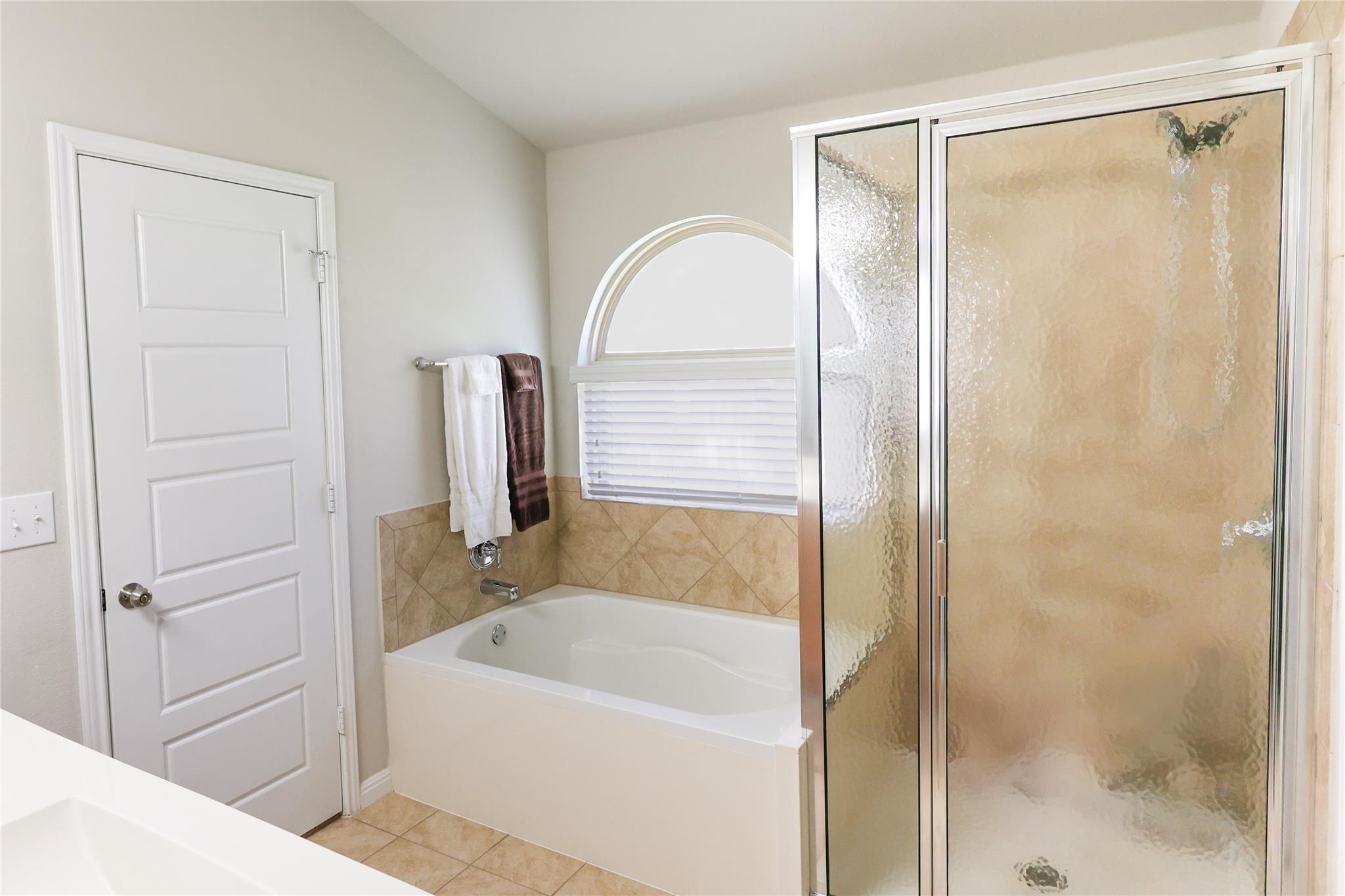 717 Schefer St, Leander, TX 78641