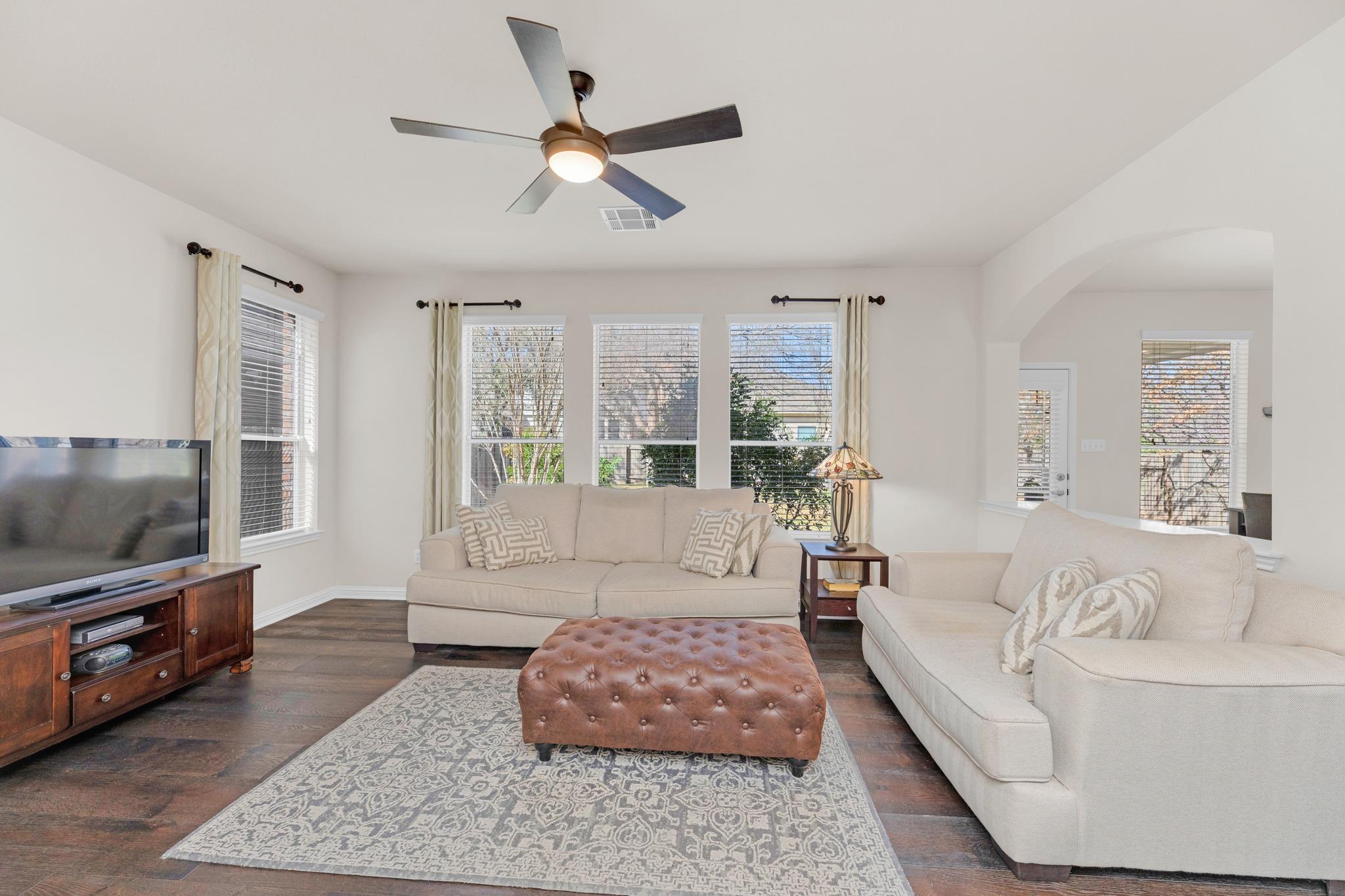 3734 Gentle Winds Ln, Round Rock, TX 78681