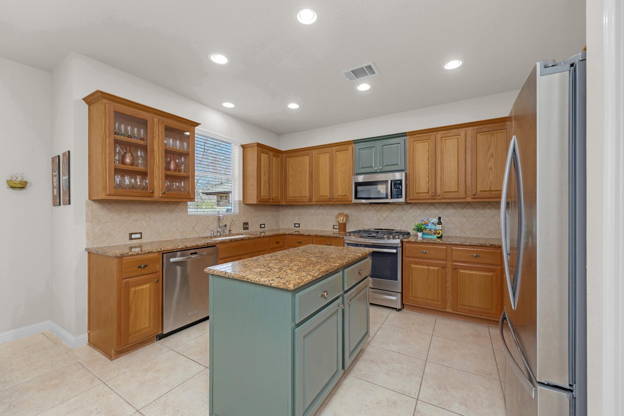 3734 Gentle Winds Ln, Round Rock, TX 78681