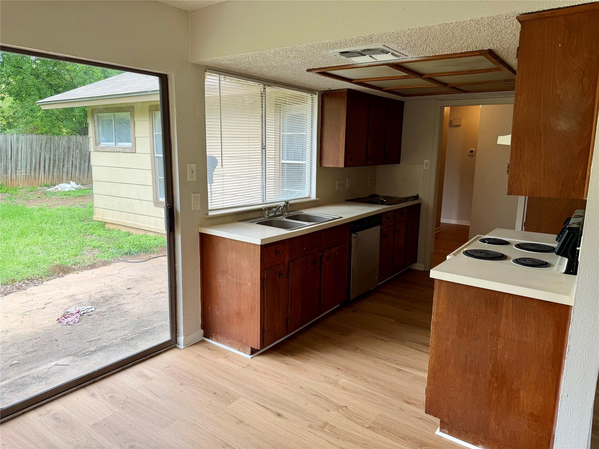 610 Chisholm Valley Dr, Round Rock, TX 78681