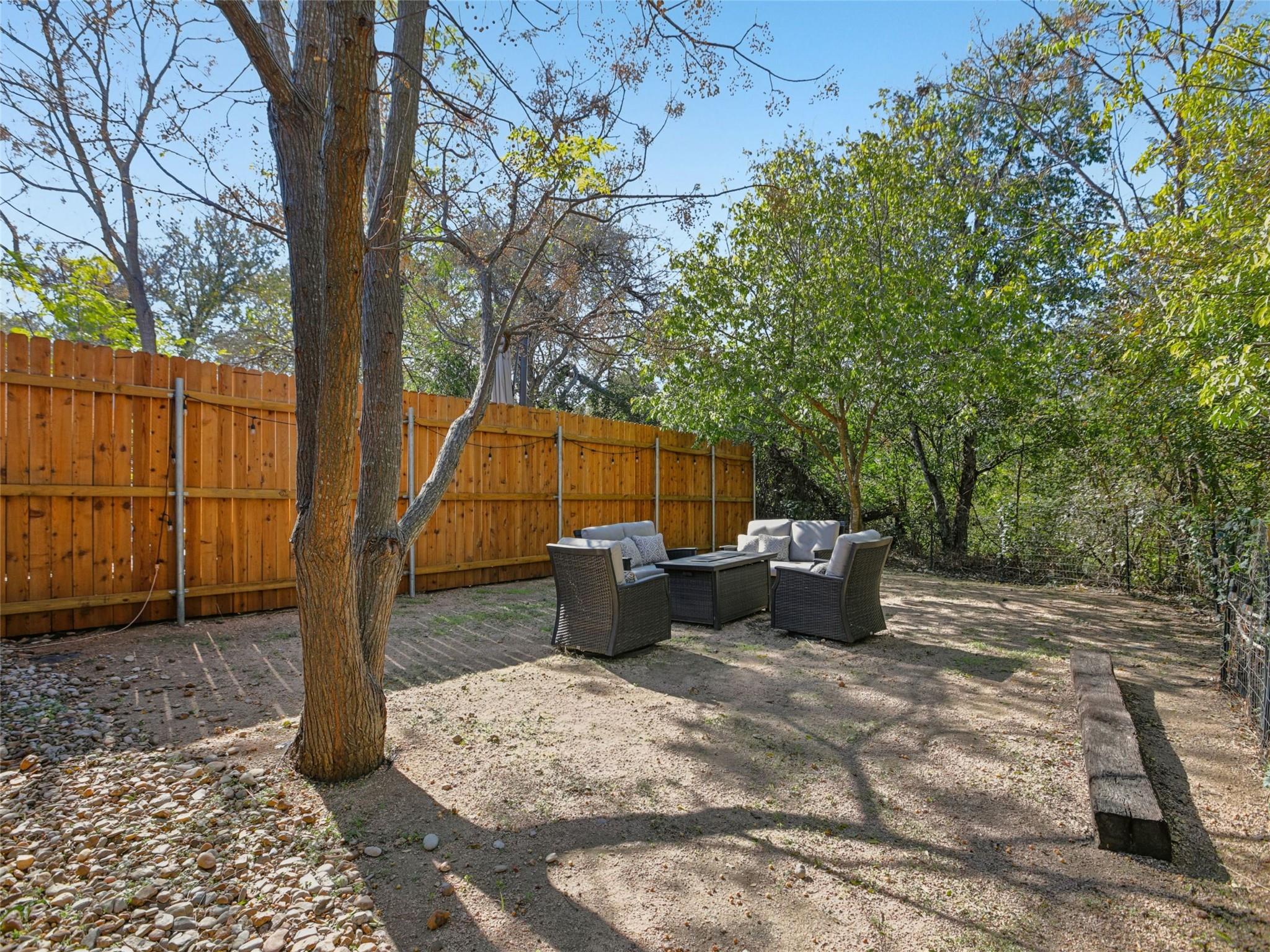 1206 Deloney St # B, Austin, TX 78721