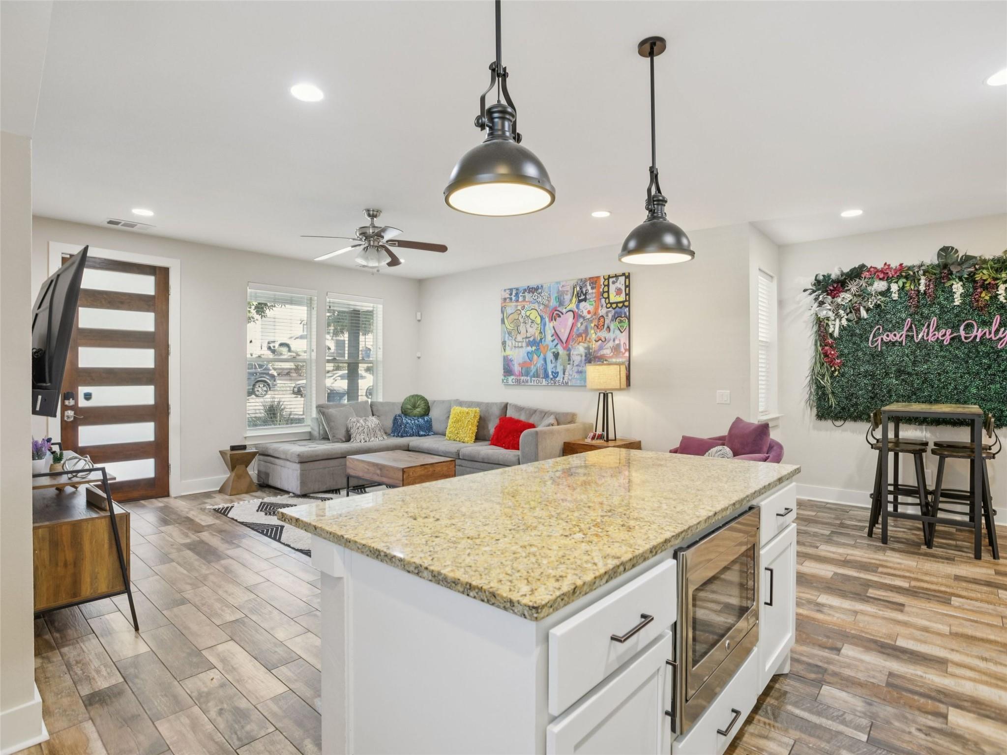 1206 Deloney St # B, Austin, TX 78721