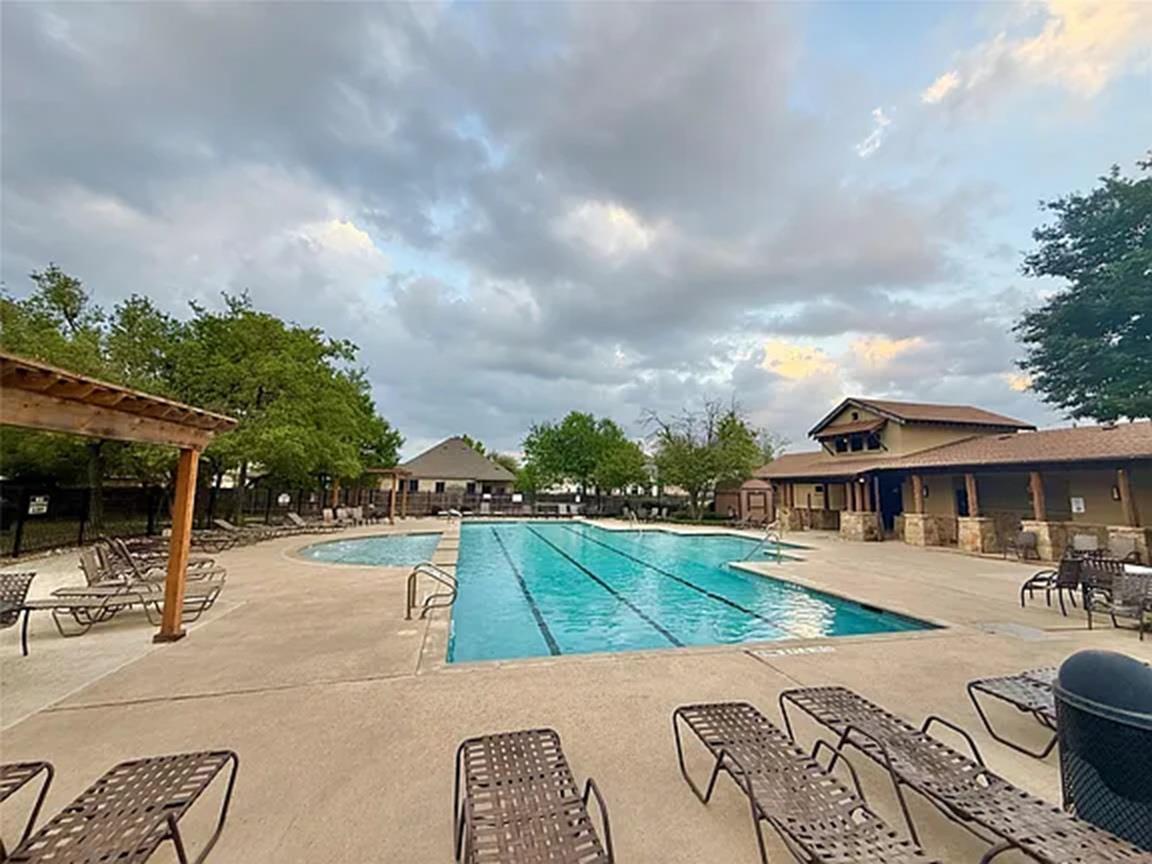 608 Pebblestone Walk Dr, Cedar Park, TX 78613