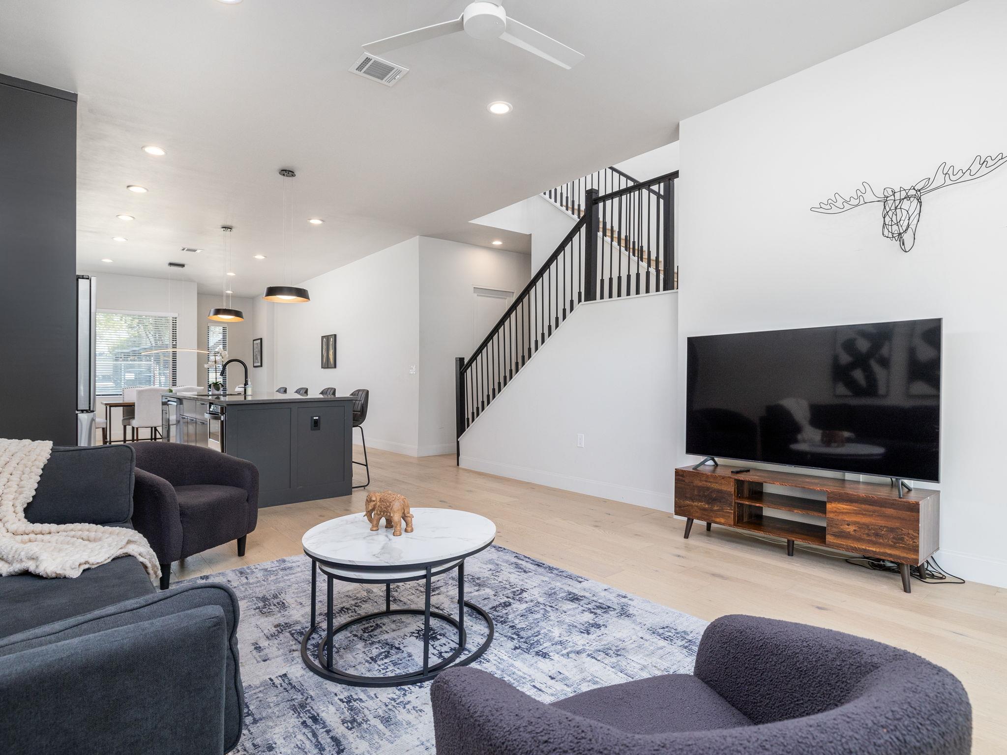 6620 Isabelle Dr # B, Austin, TX 78752