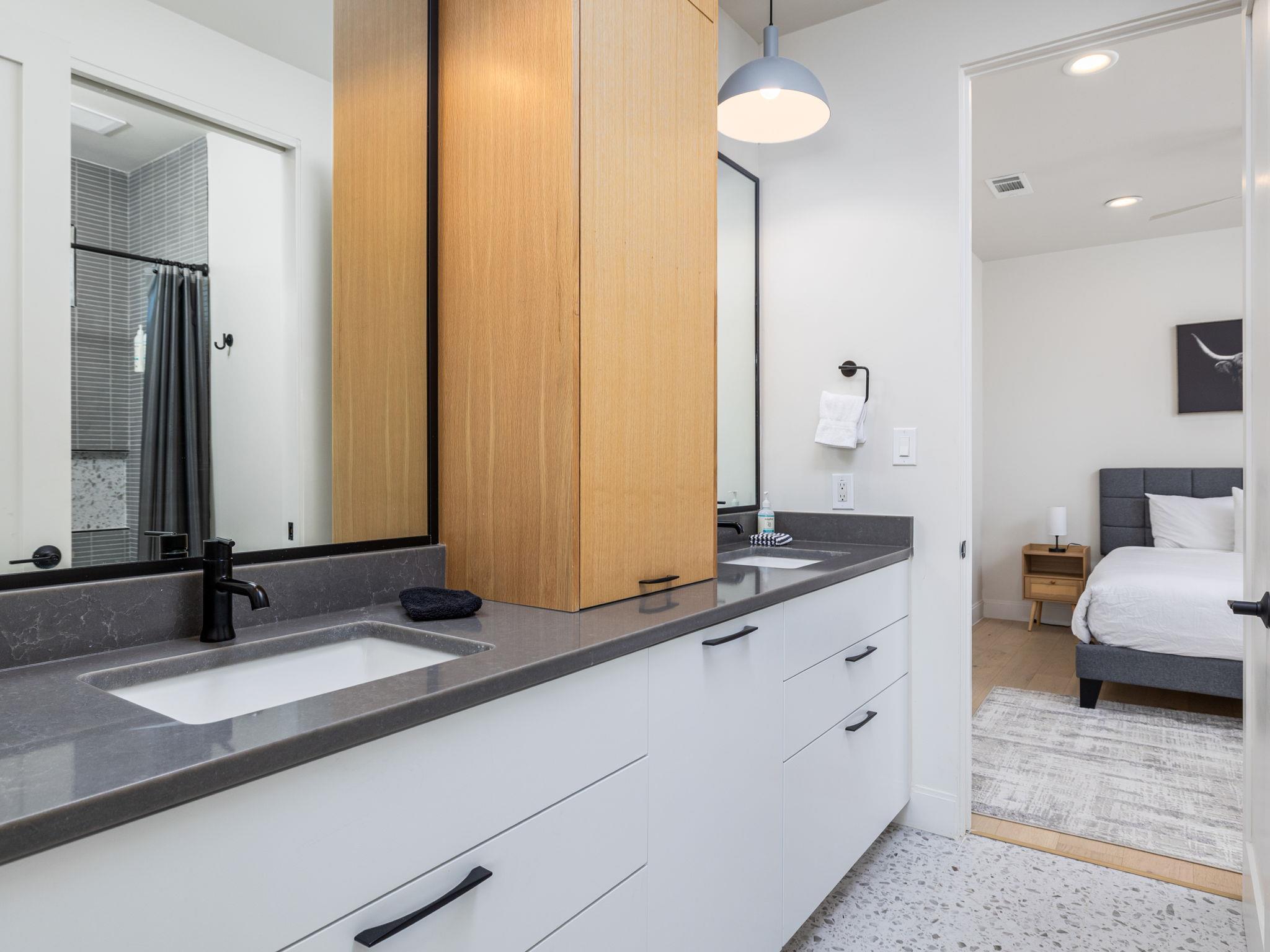 6620 Isabelle Dr # B, Austin, TX 78752