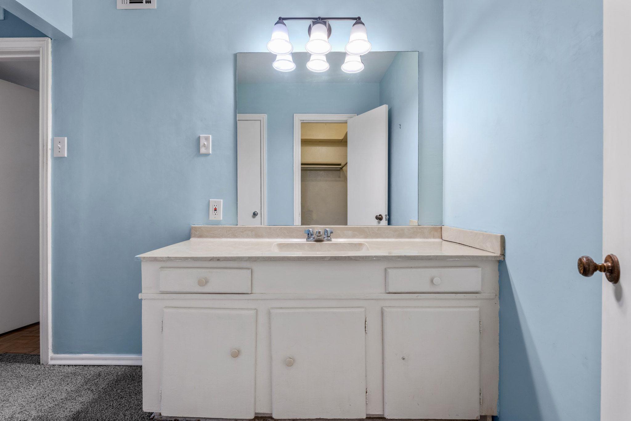 505 W 7th St # 217, Austin, TX 78701