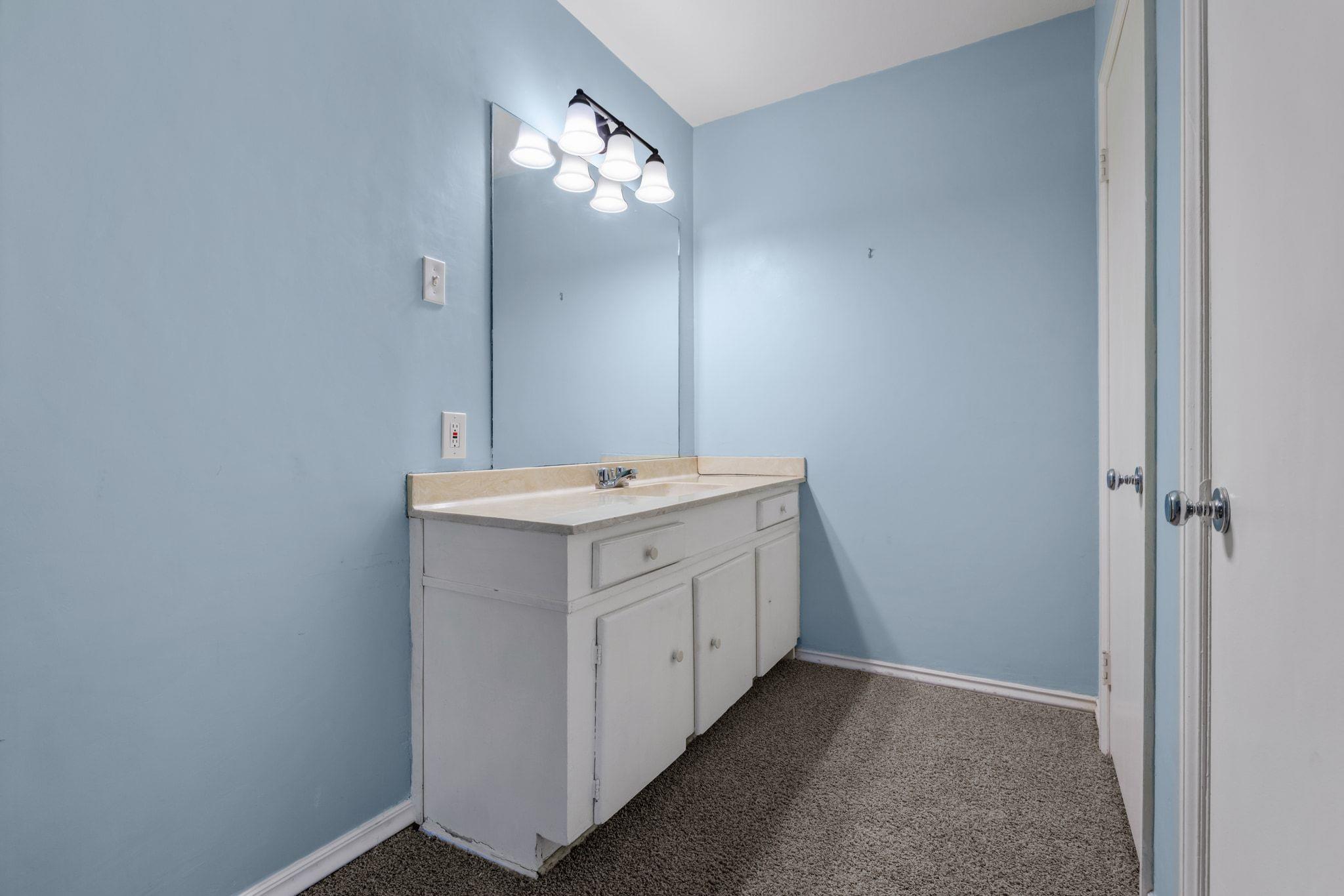 505 W 7th St # 217, Austin, TX 78701