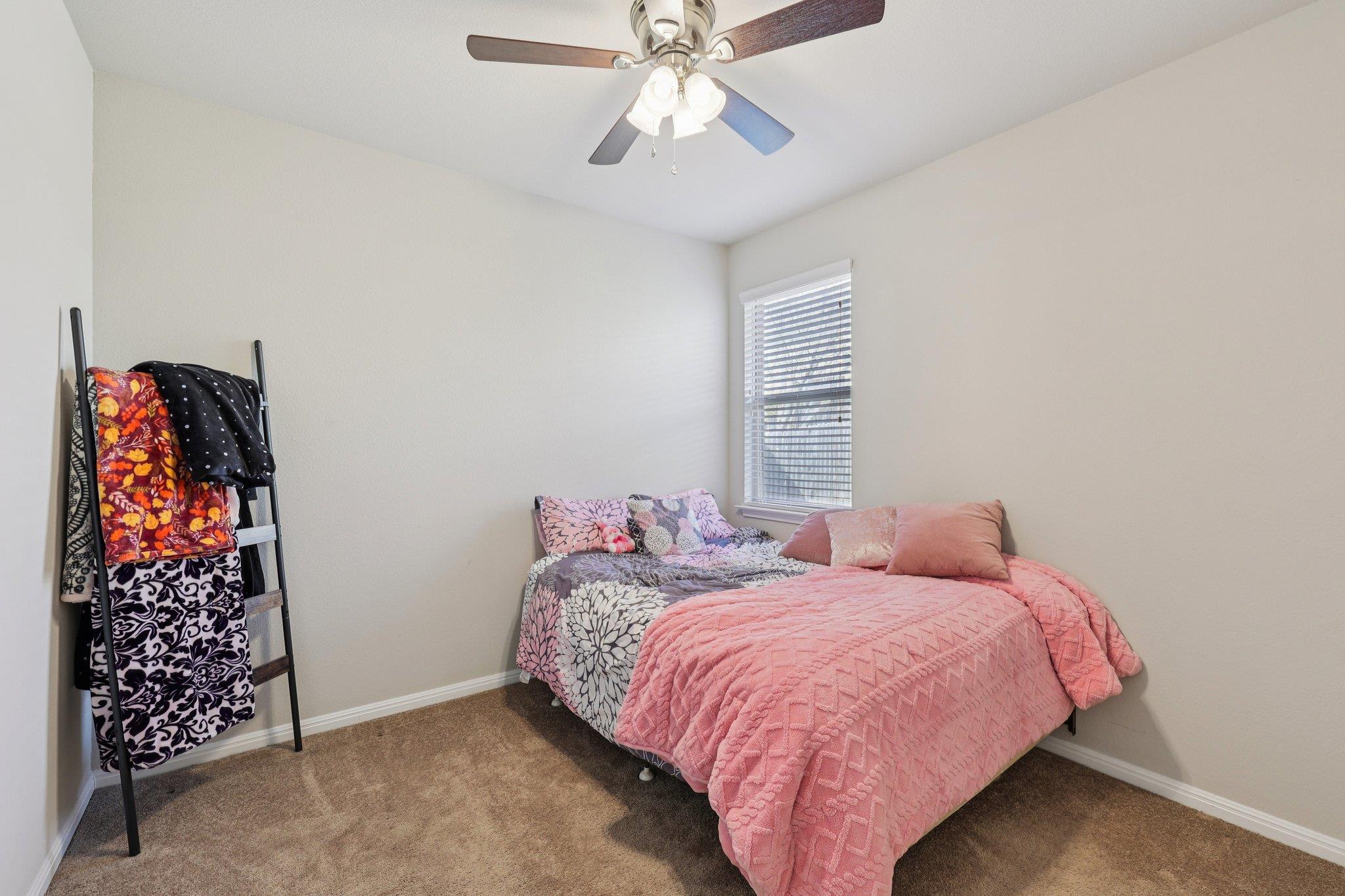 184 Corvid Dr, Buda, TX 78610