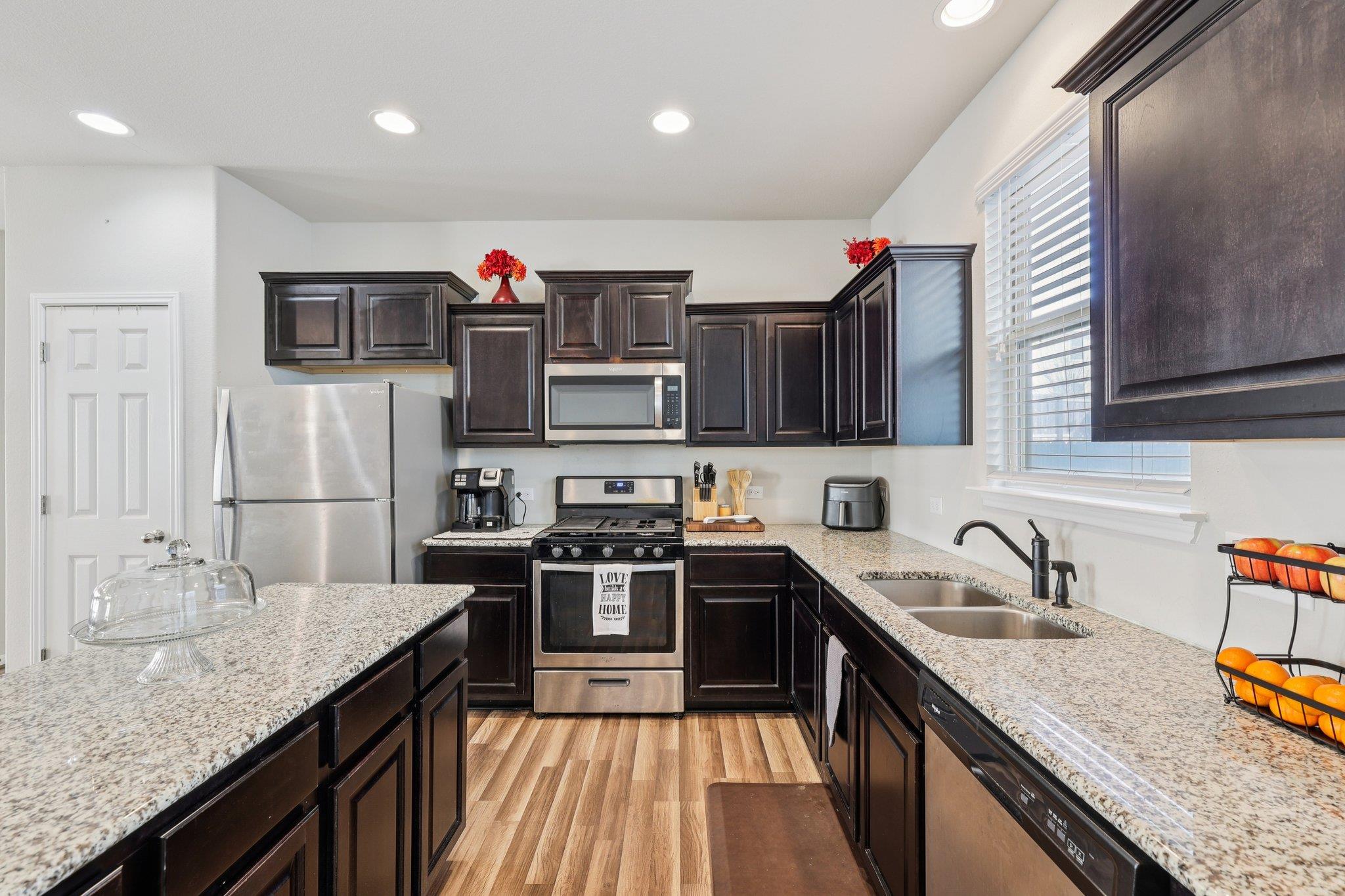 184 Corvid Dr, Buda, TX 78610