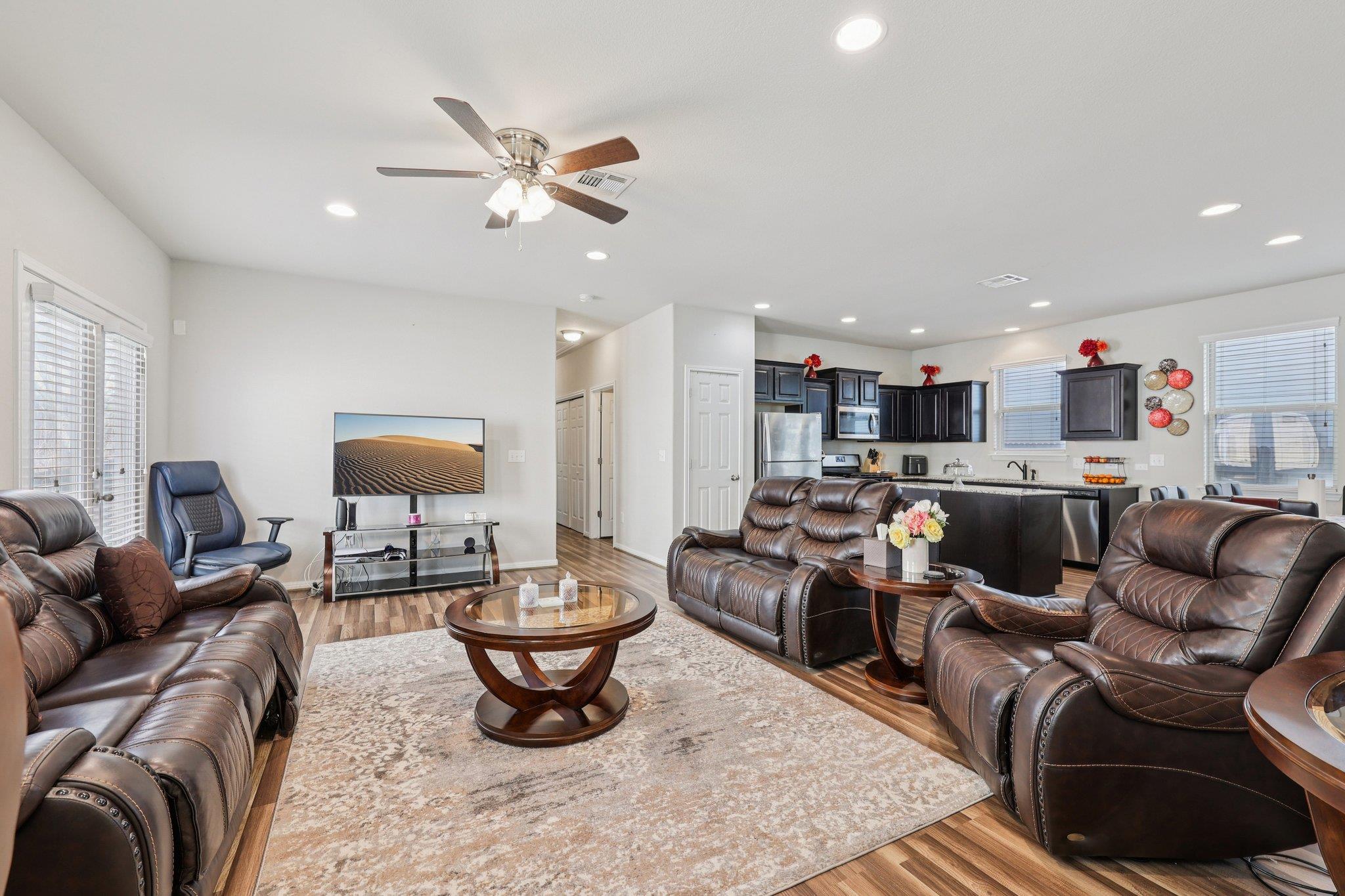 184 Corvid Dr, Buda, TX 78610