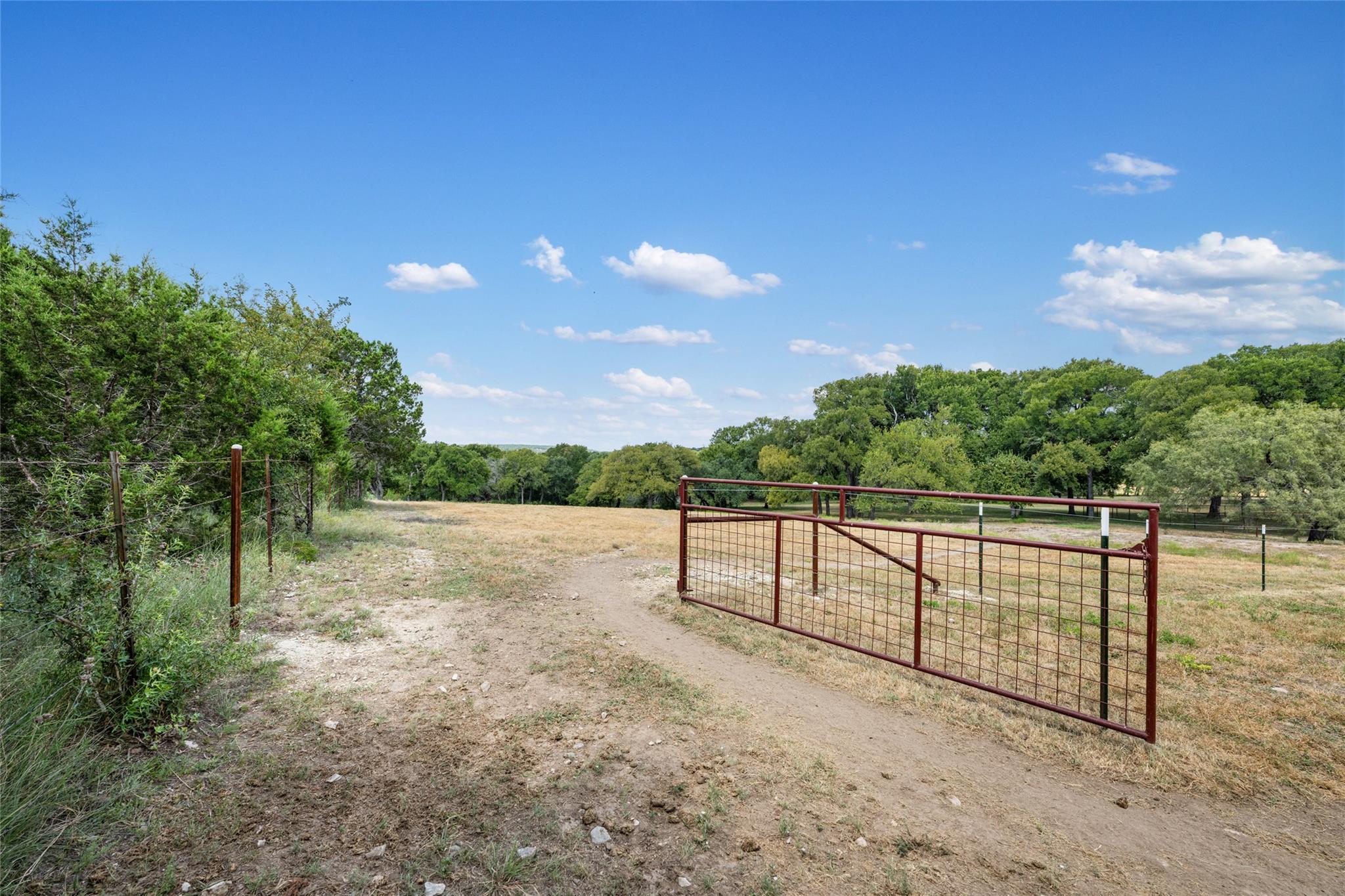 121 Dog Run, Burnet, TX 78611