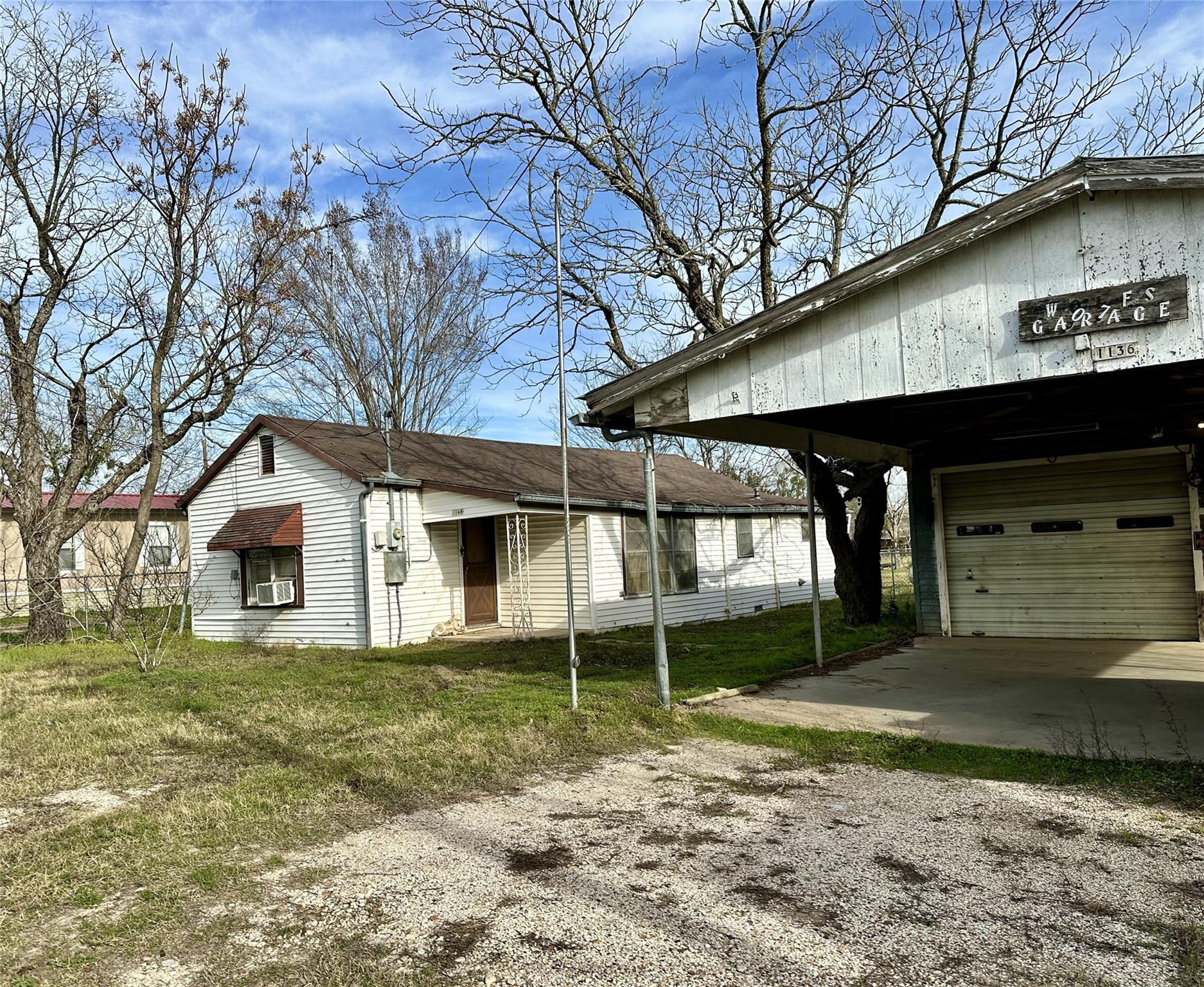 1148 Old Nails Creek Rd, Giddings, TX 78942