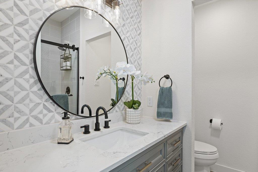 1904 Lakeway Blvd, Lakeway, TX 78734