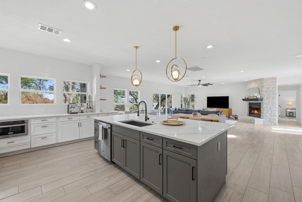 1904 Lakeway Blvd, Lakeway, TX 78734