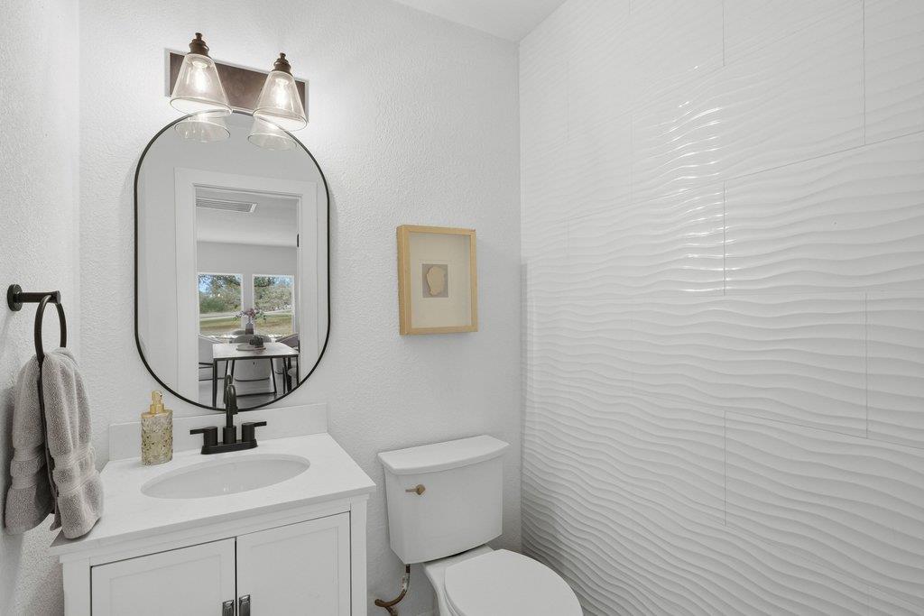 1904 Lakeway Blvd, Lakeway, TX 78734