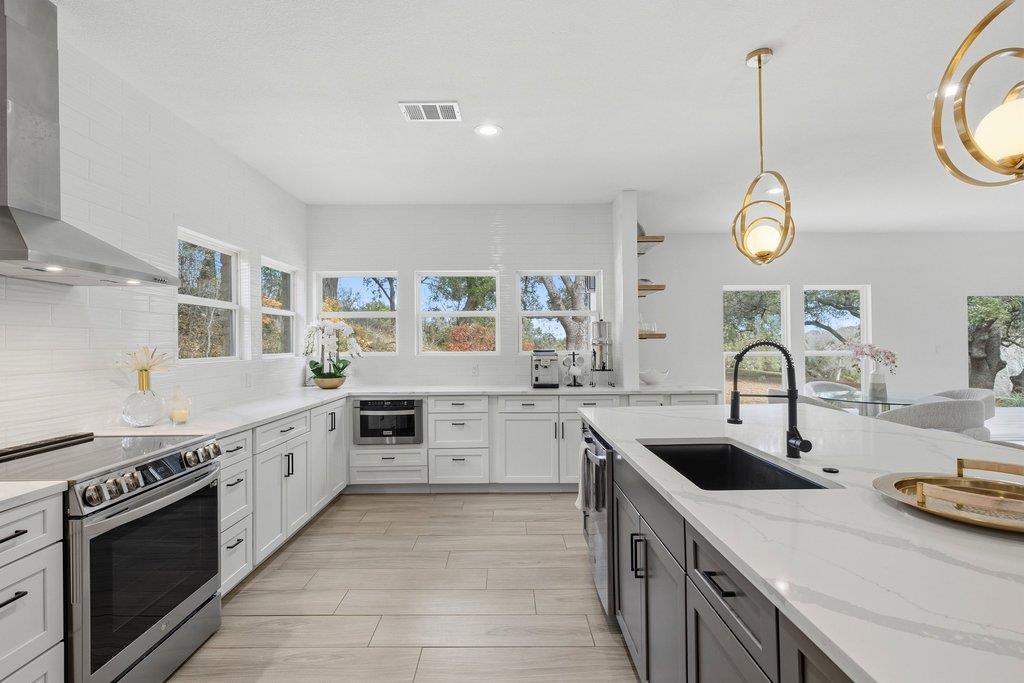 1904 Lakeway Blvd, Lakeway, TX 78734