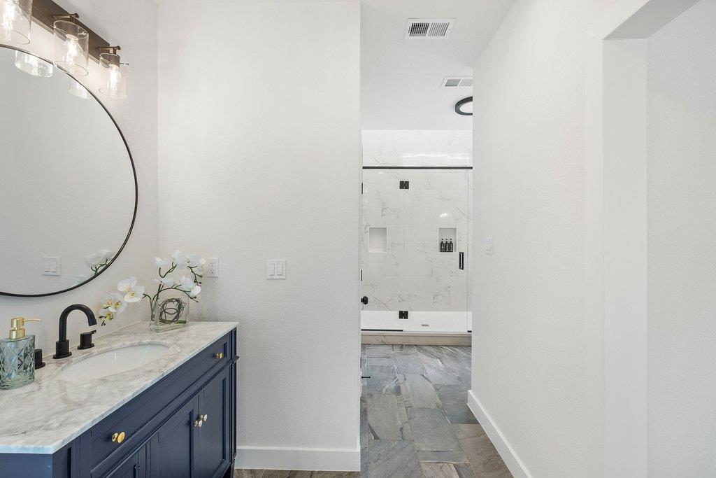 1904 Lakeway Blvd, Lakeway, TX 78734