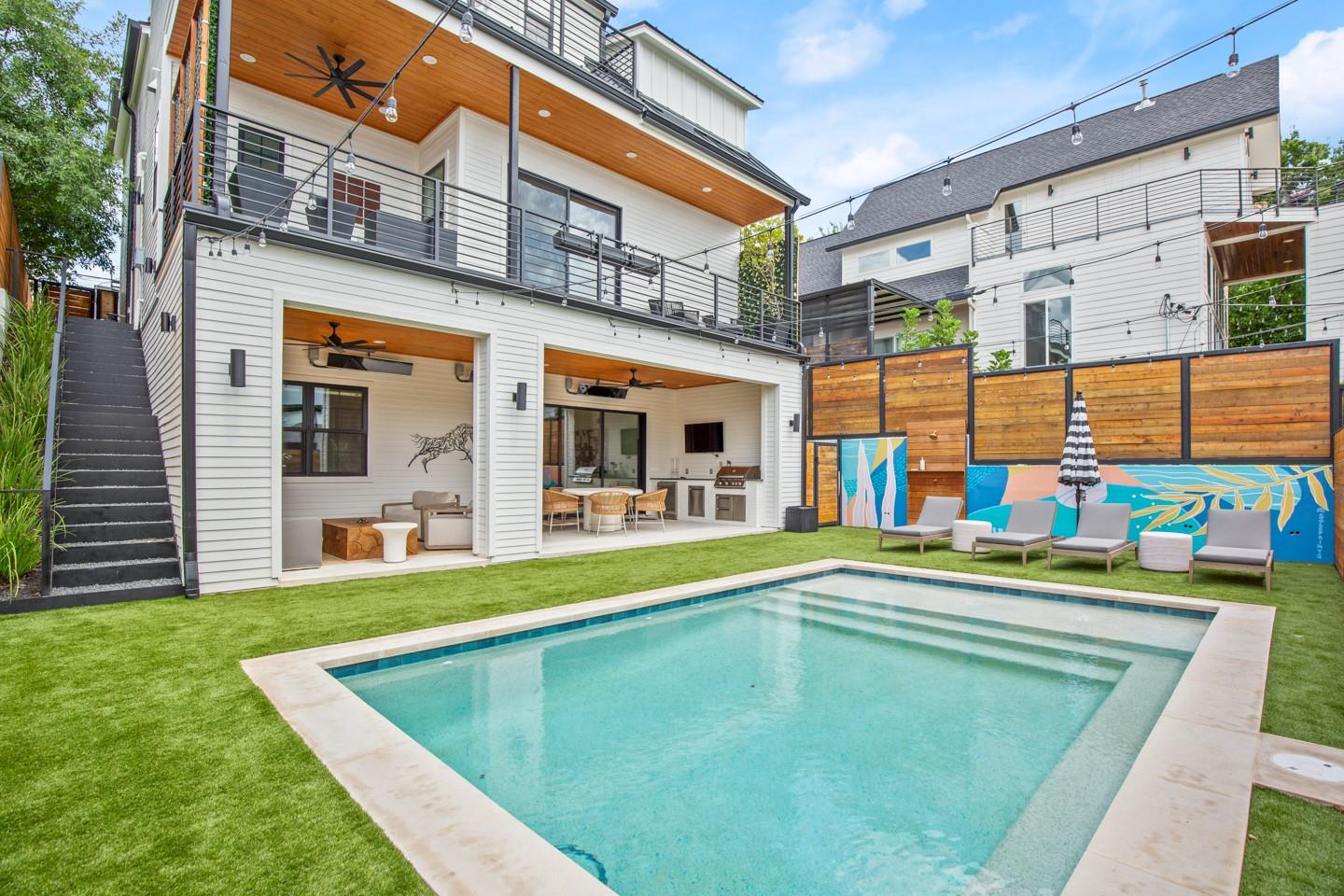 2005 E 8th St # A, Austin, TX 78702