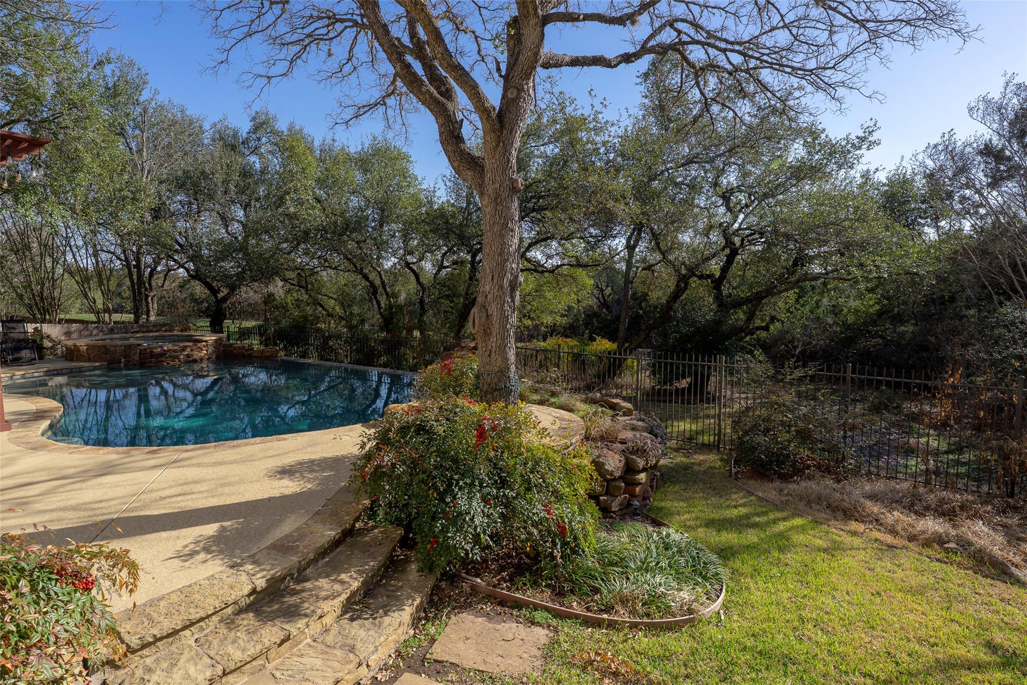 9556 Indigo Brush Dr, Austin, TX 78726