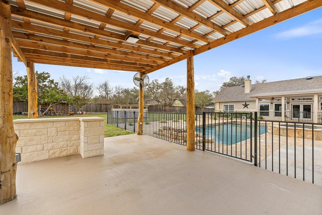 911 Oak Meadow Dr, Dripping Springs, TX 78620